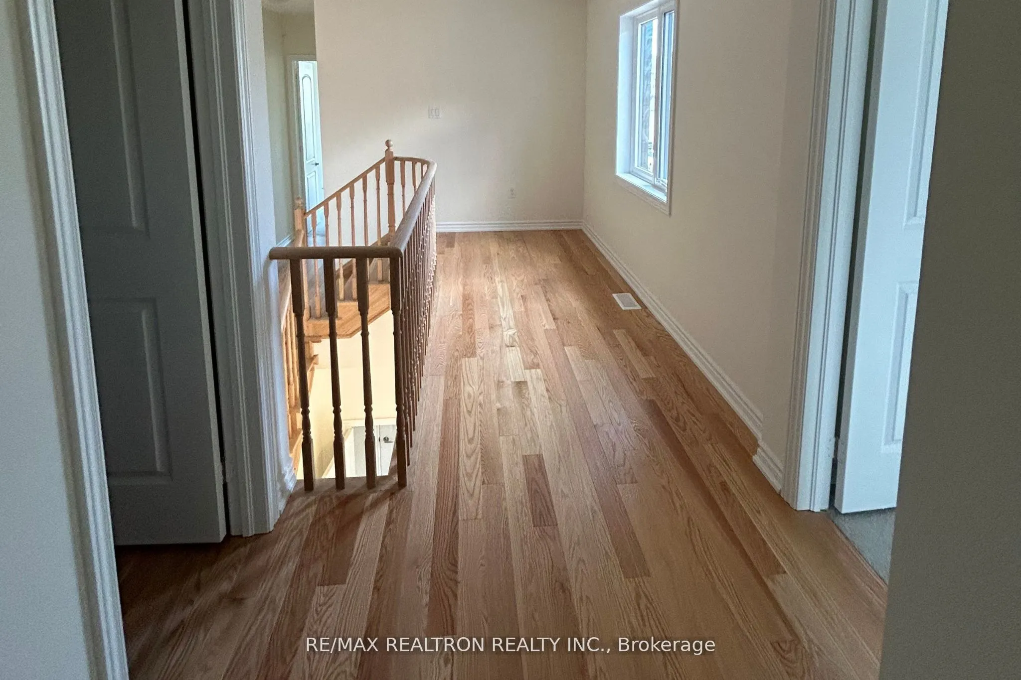 9 Mountainside Crescent