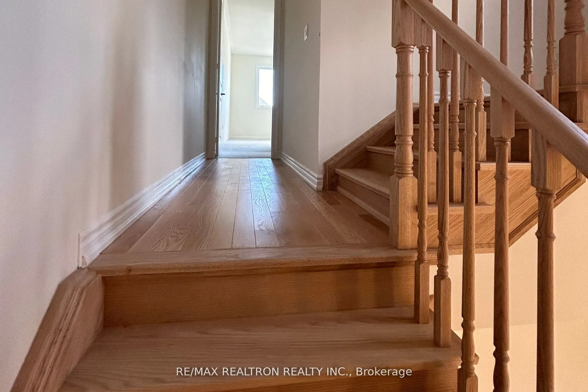 9 Mountainside Crescent