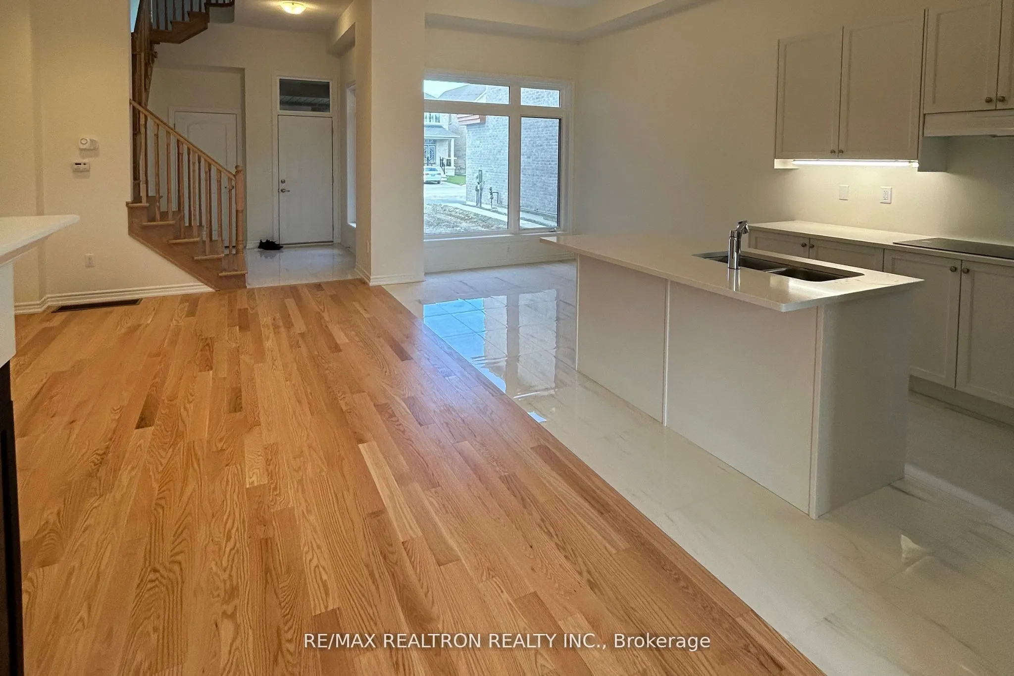 9 Mountainside Crescent