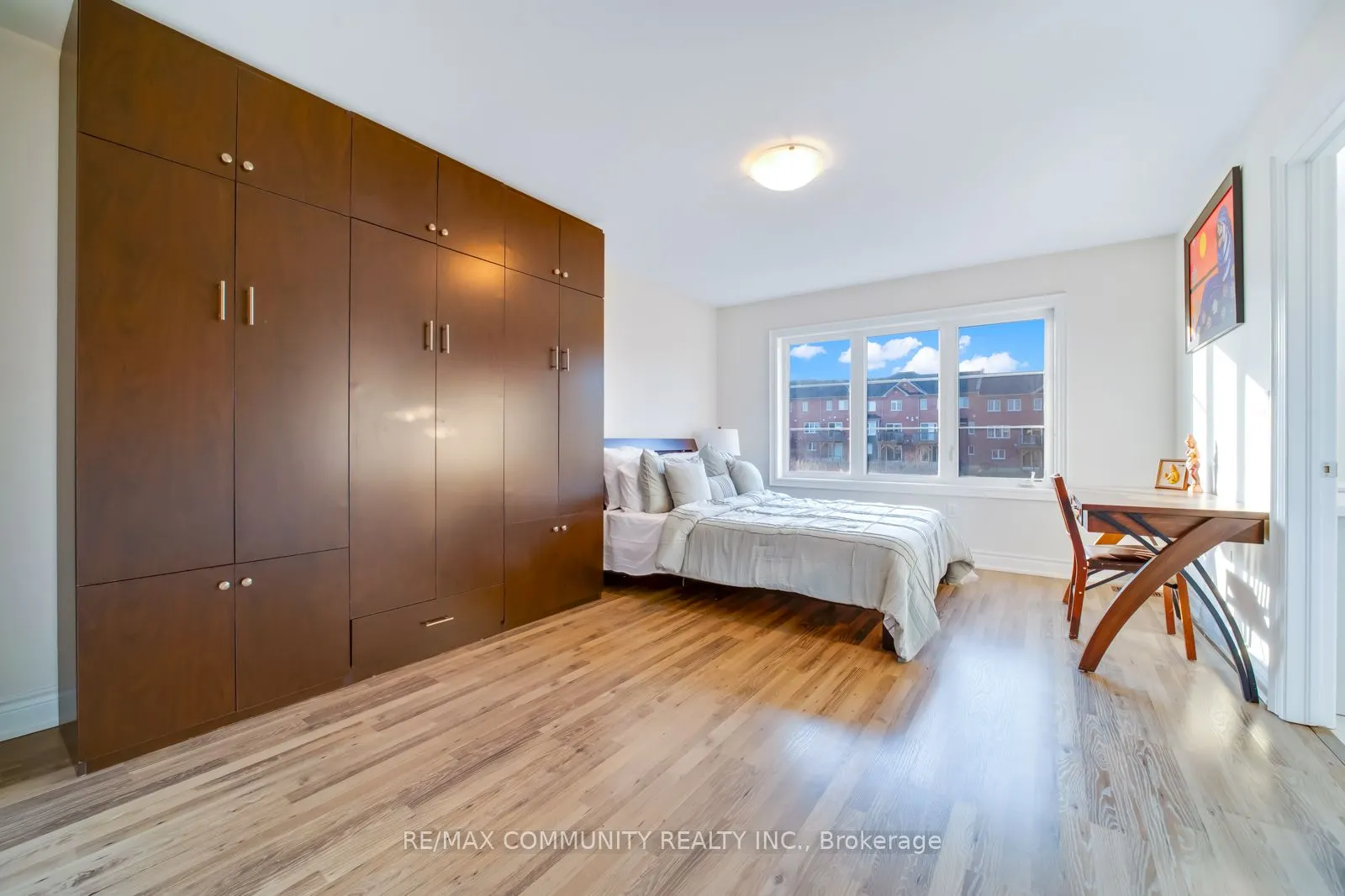 1024 Skyridge Boulevard N