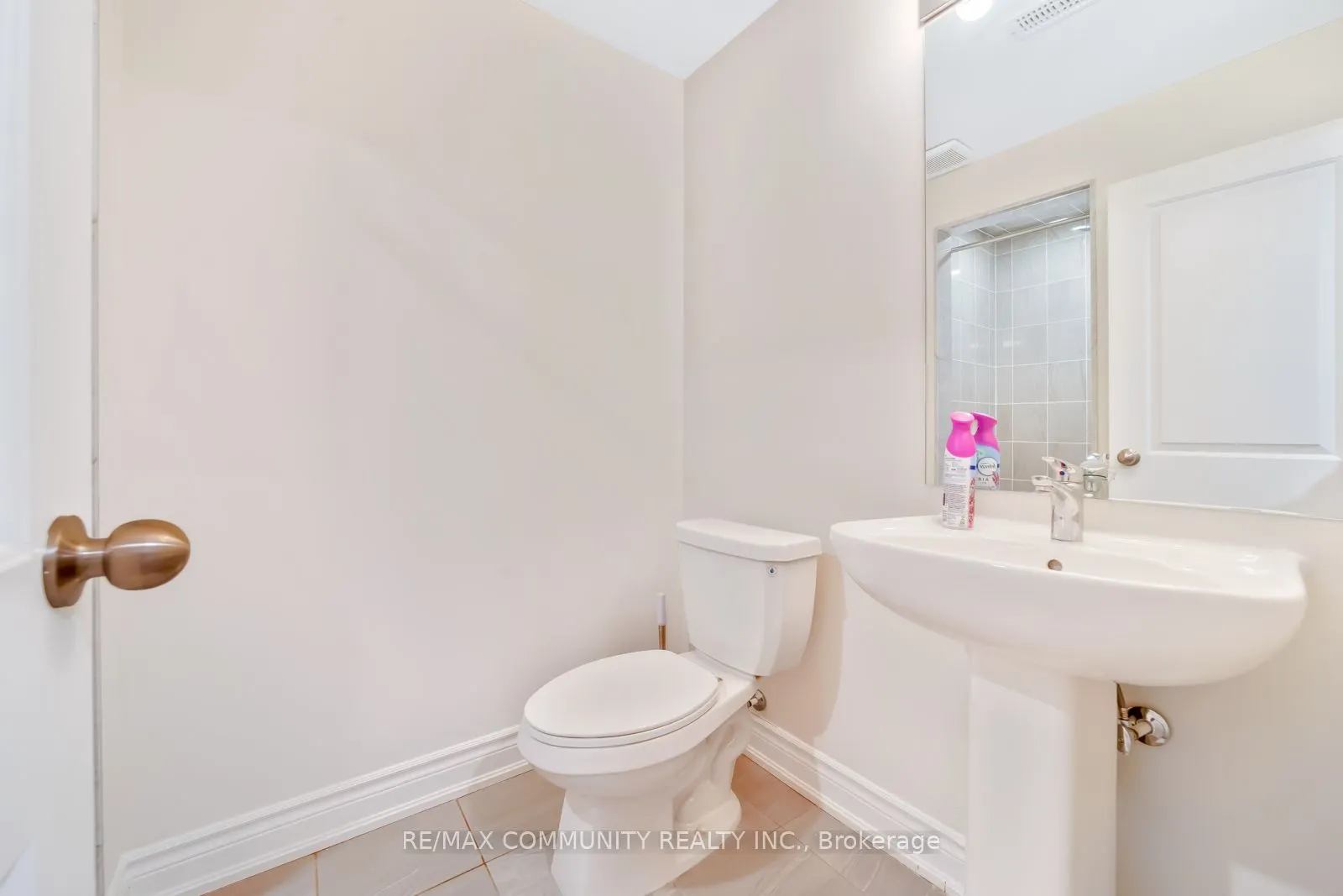 1024 Skyridge Boulevard N