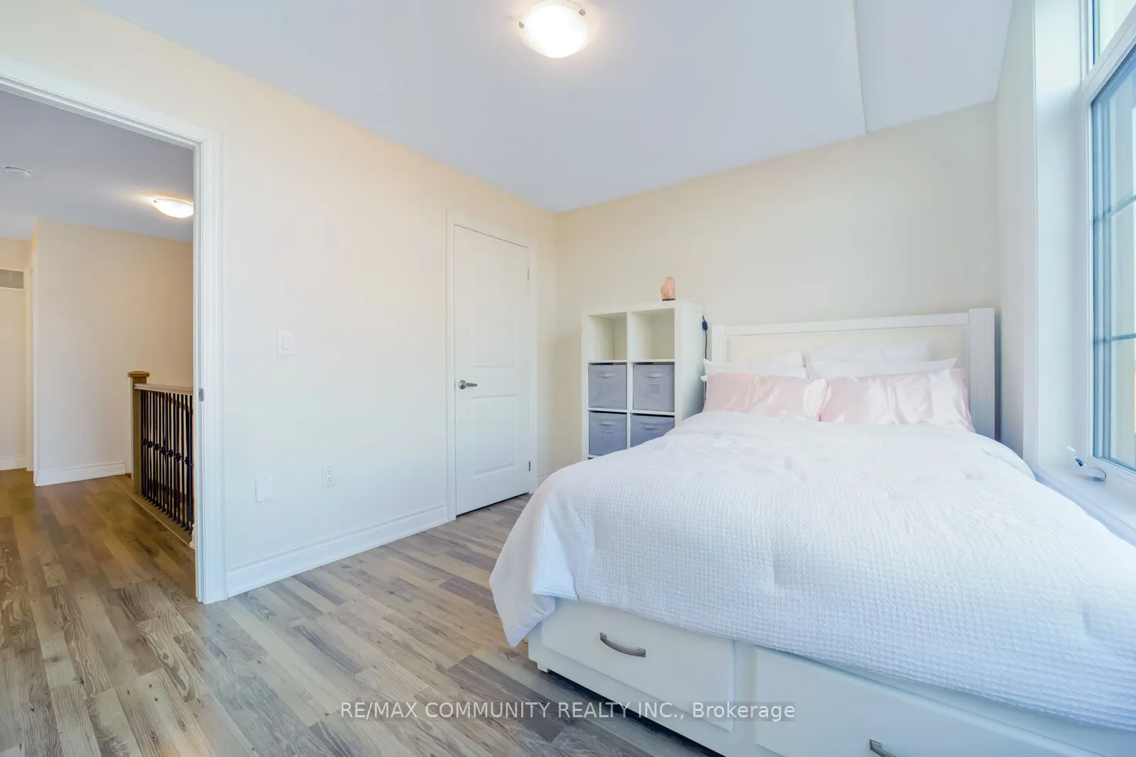 1024 Skyridge Boulevard N