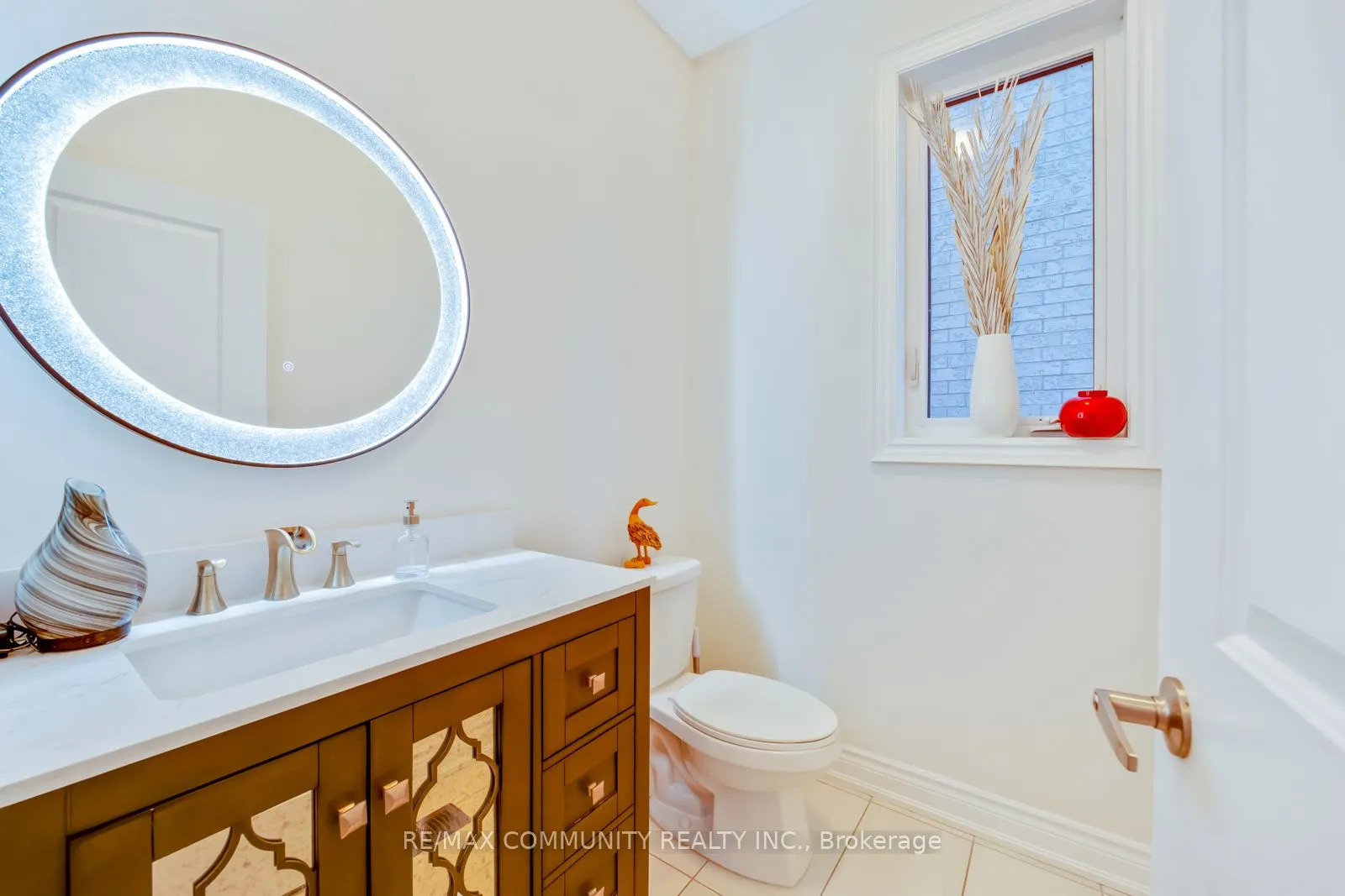 1024 Skyridge Boulevard N