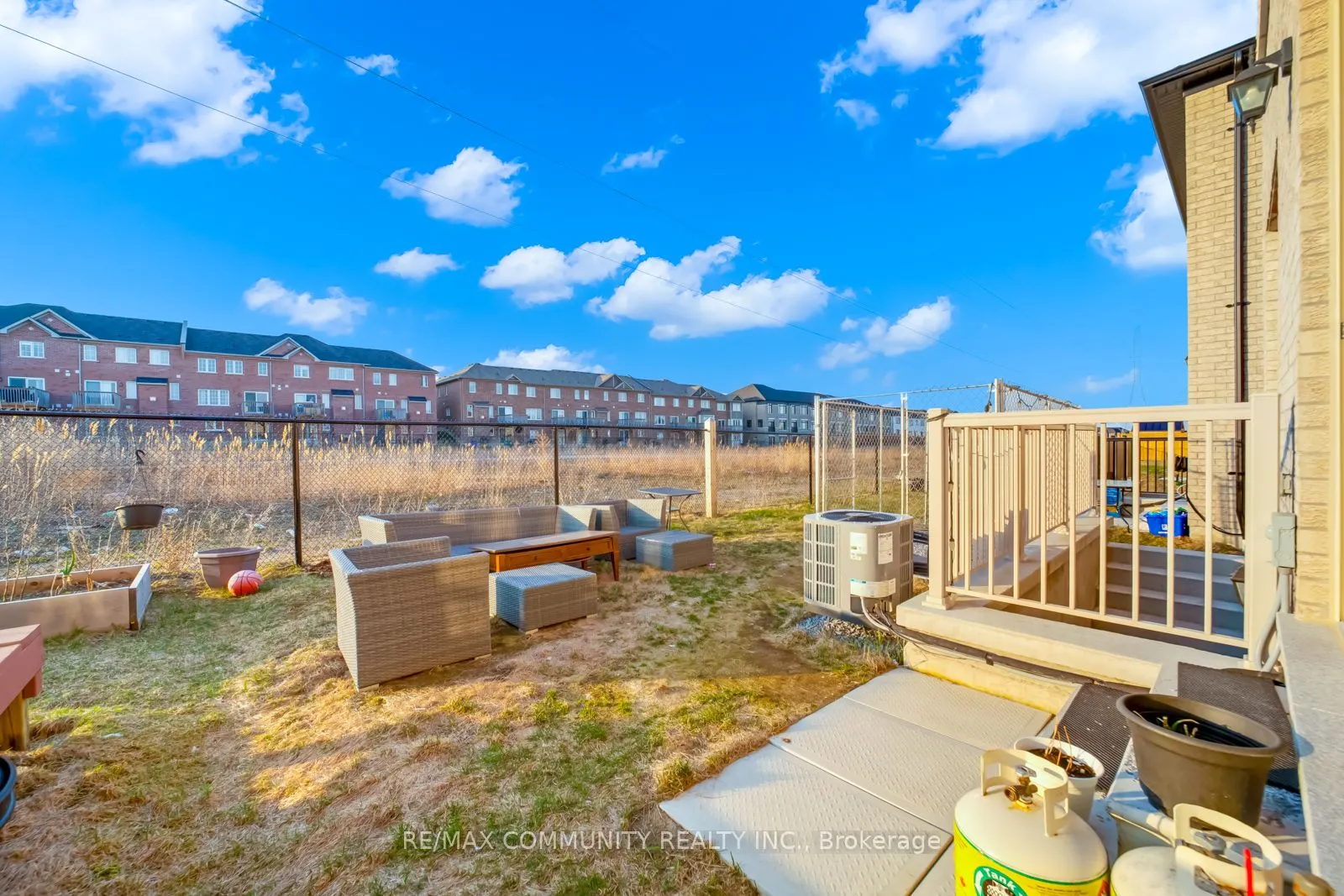 1024 Skyridge Boulevard N