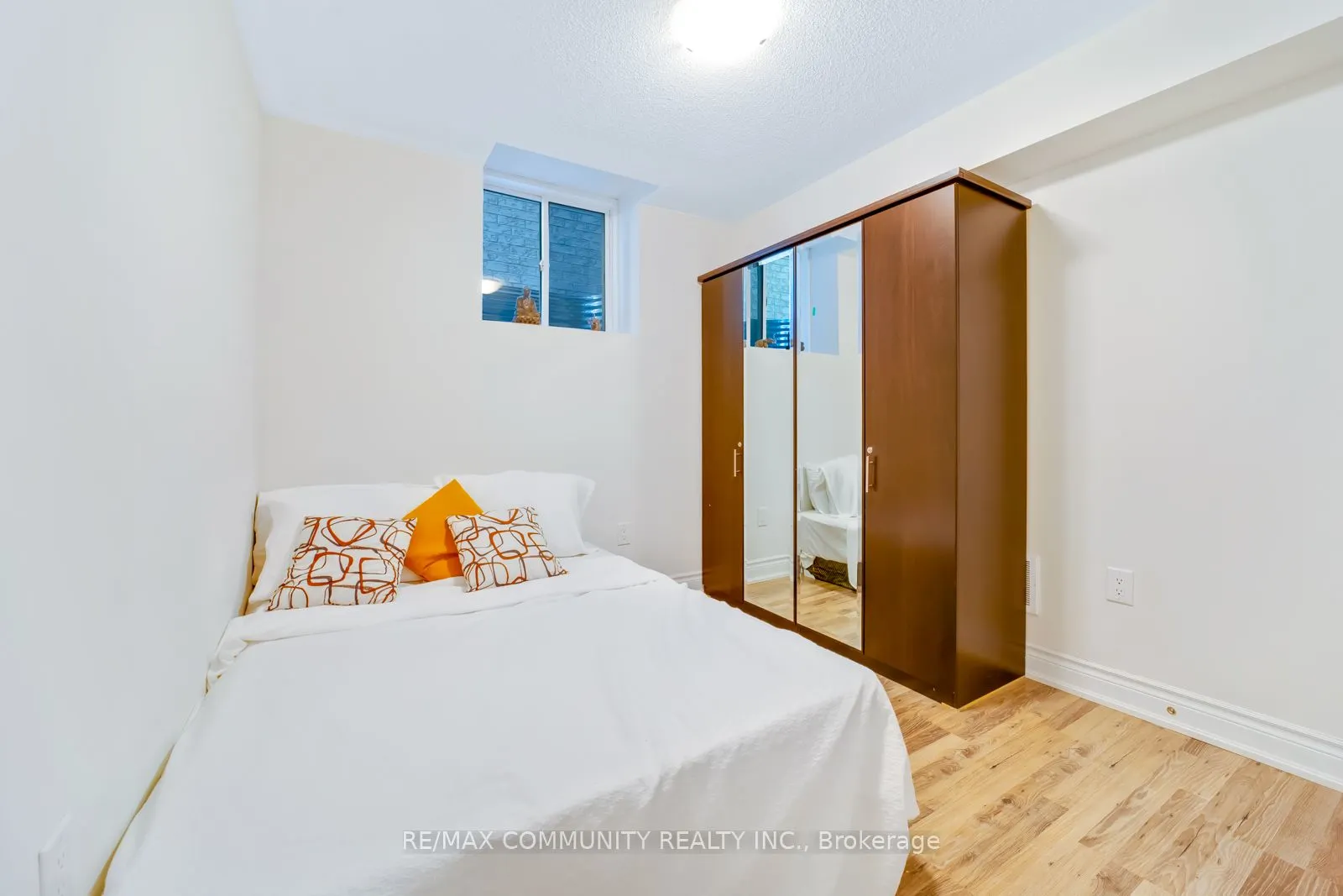 1024 Skyridge Boulevard N