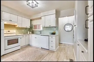 77 Woodgarden Crescent