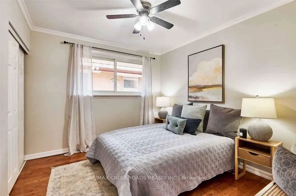 77 Woodgarden Crescent