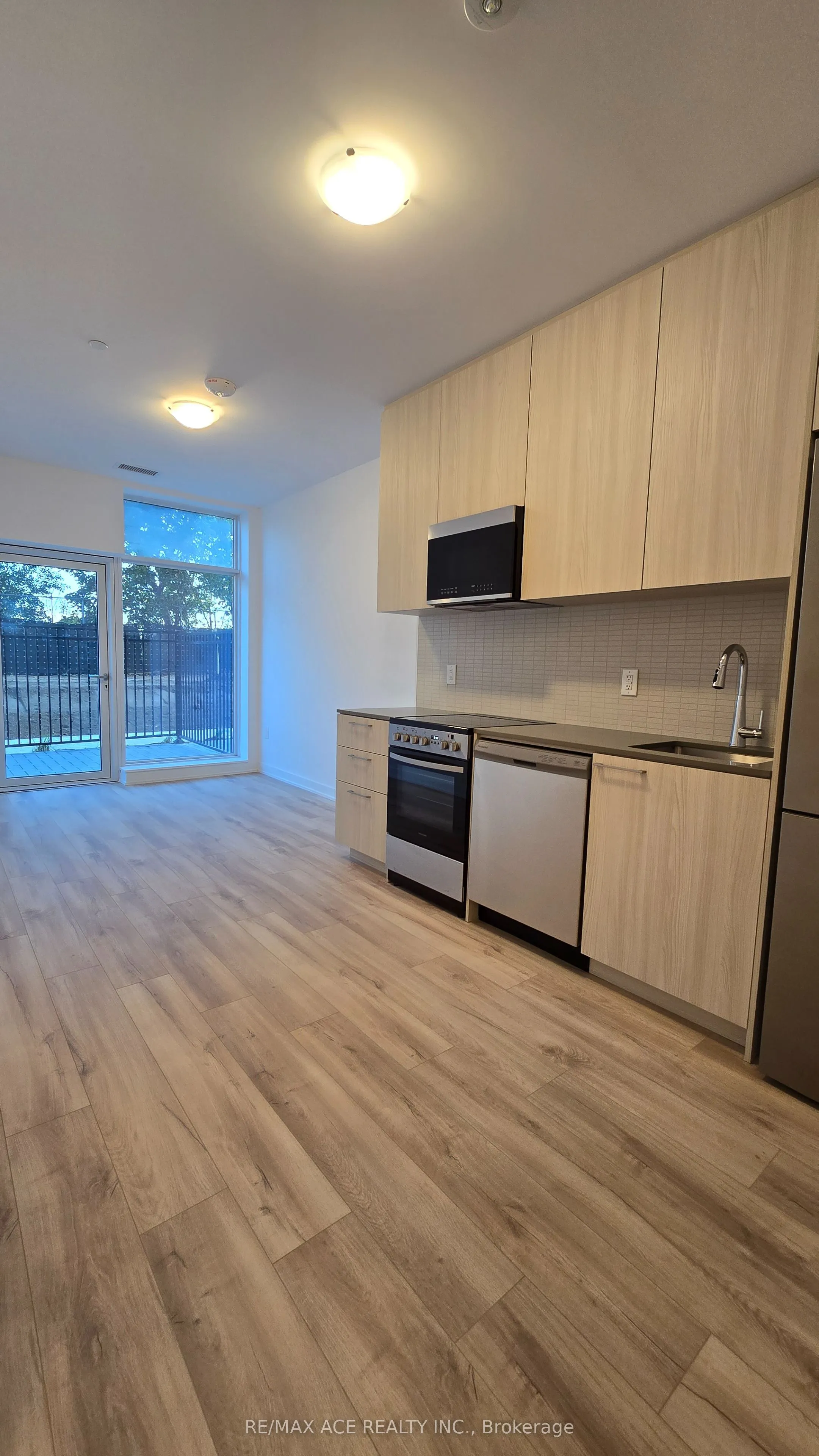 7439 Kingston Road, #110