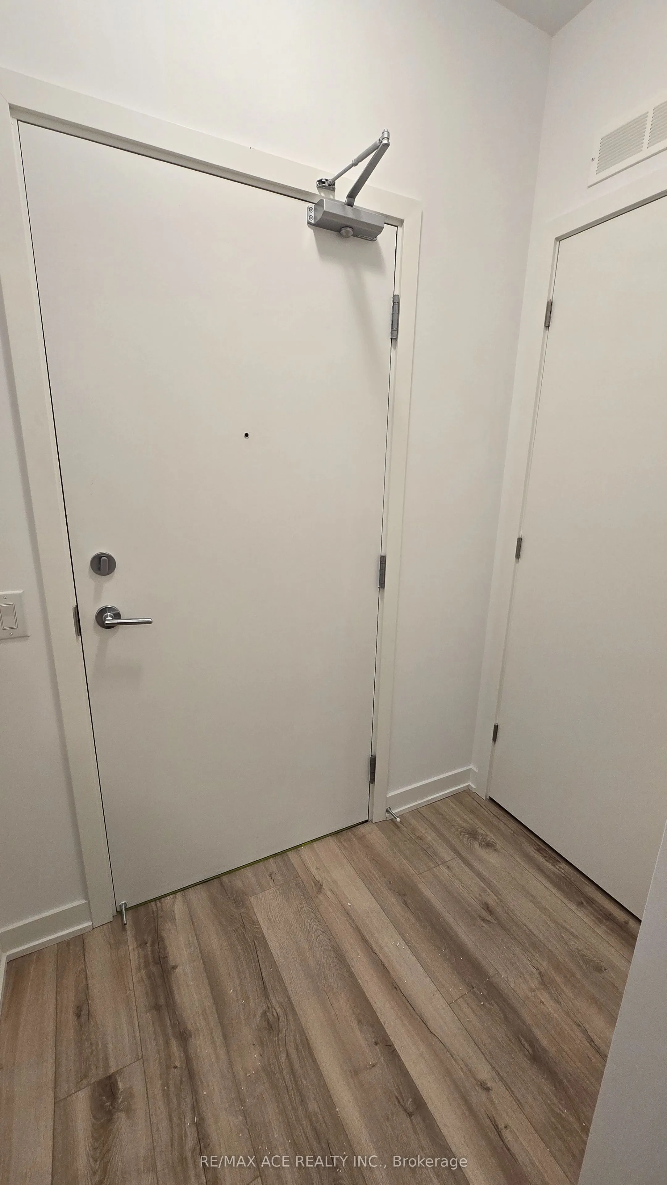 7439 Kingston Road, #110