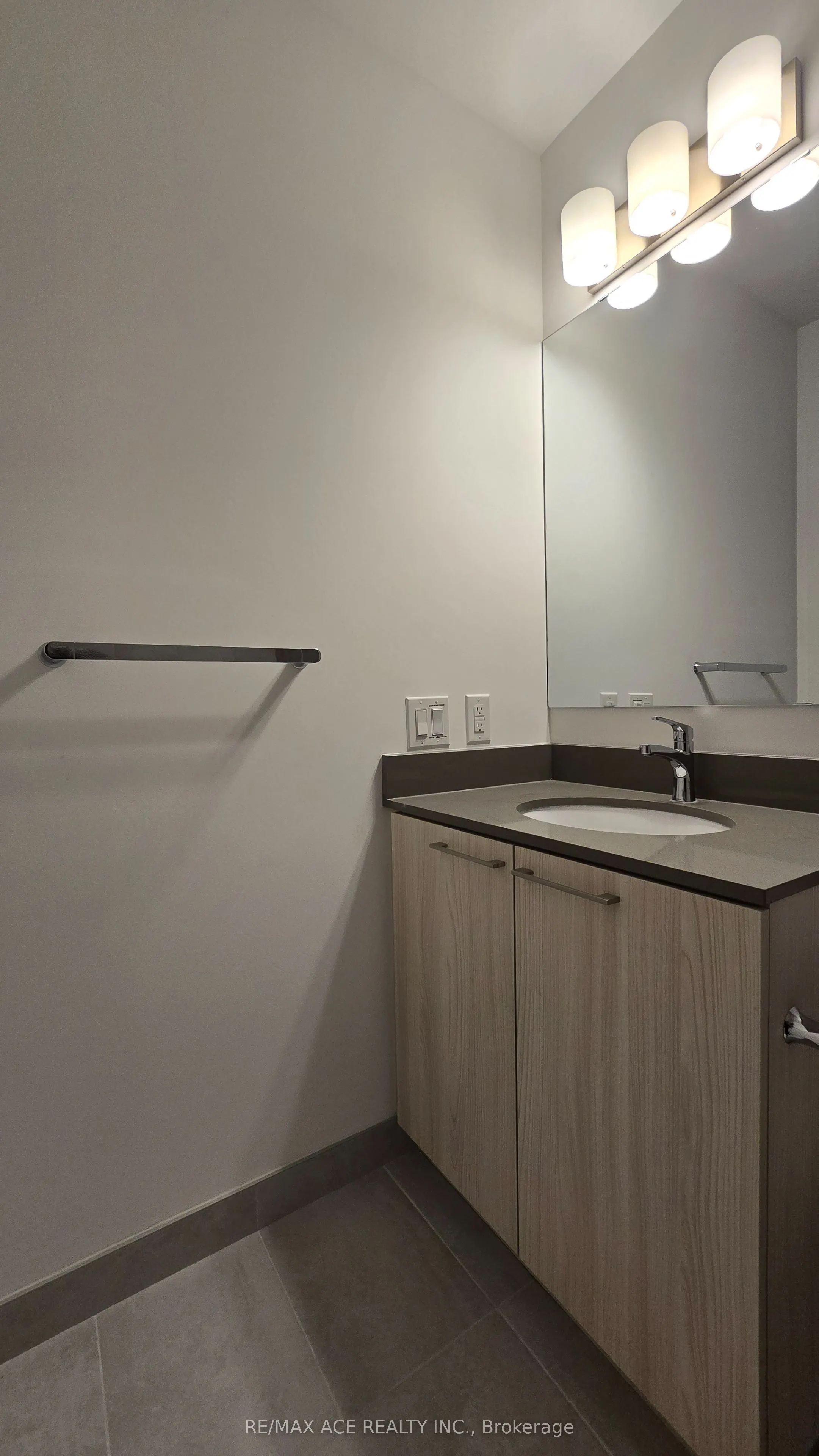 7439 Kingston Road, #110