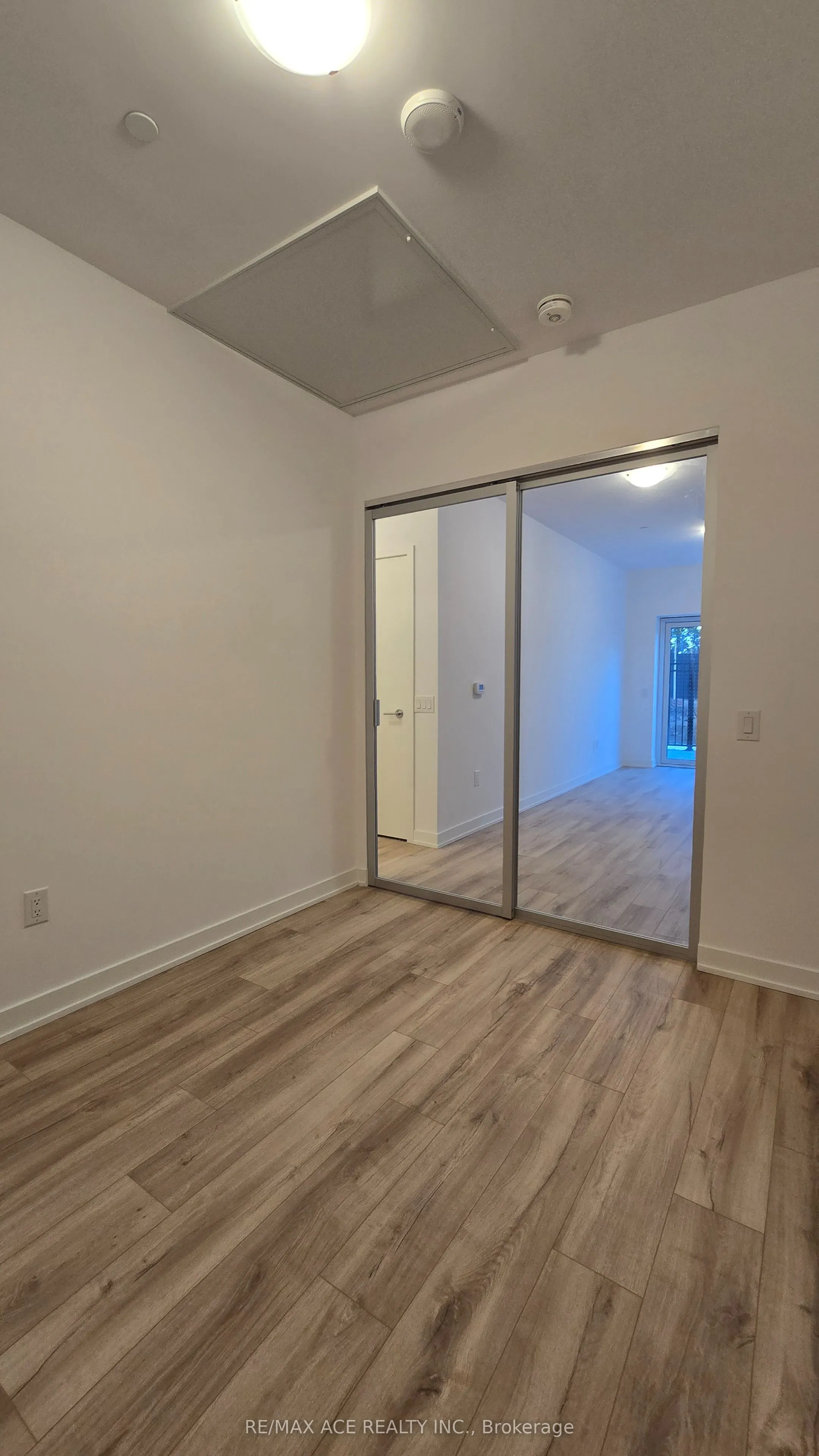 7439 Kingston Road, #110