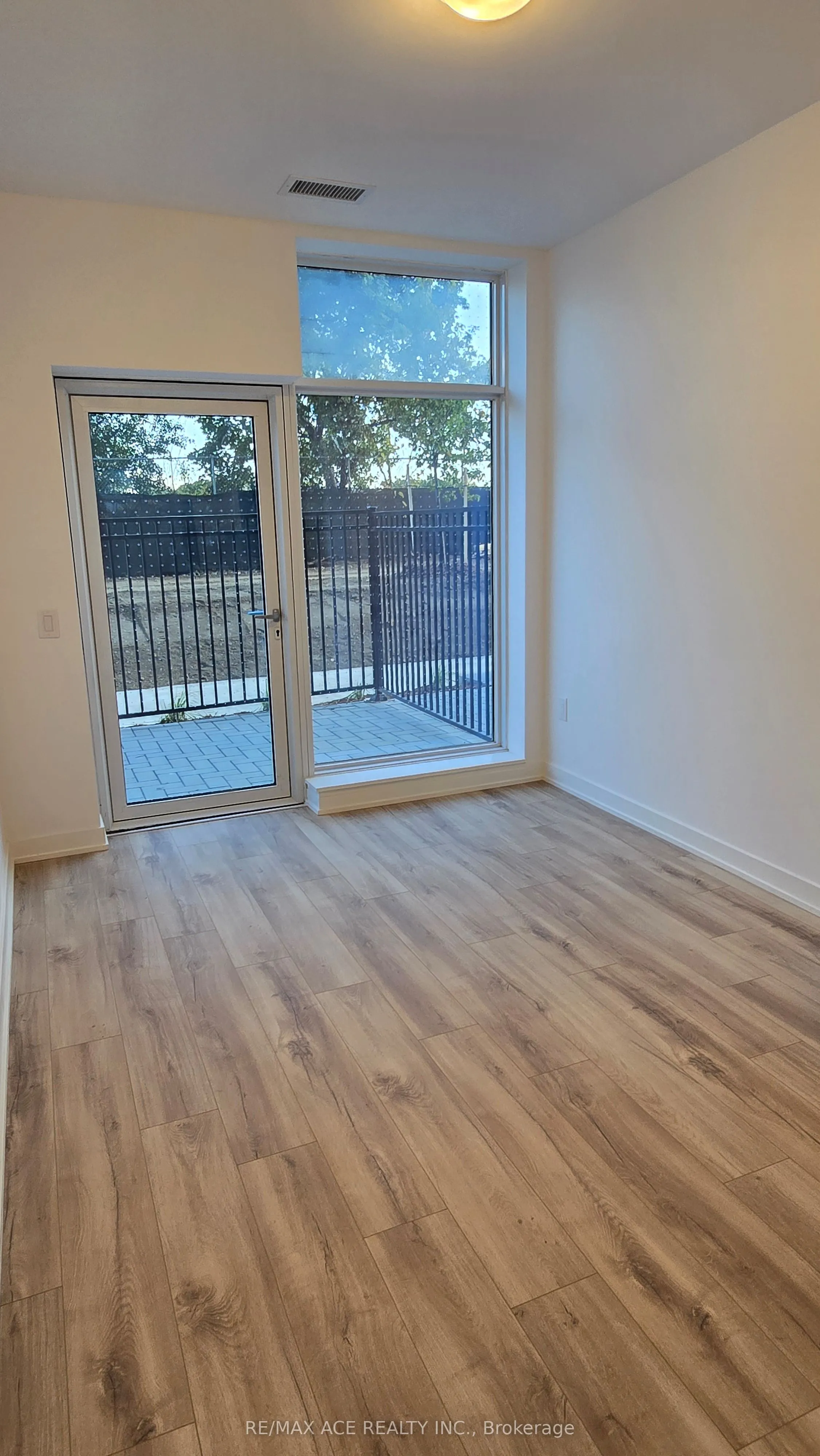 7439 Kingston Road, #110