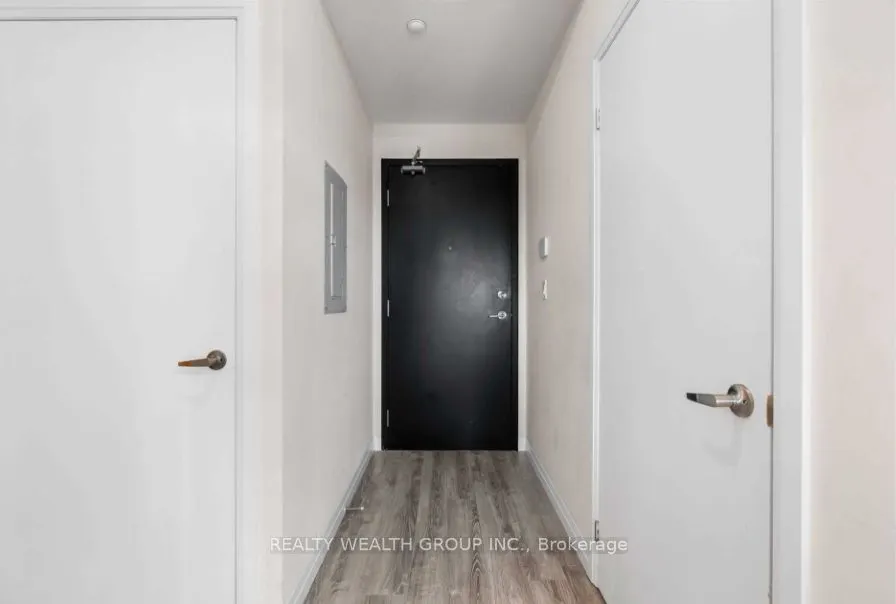 2150 Lawrence Avenue E, #907