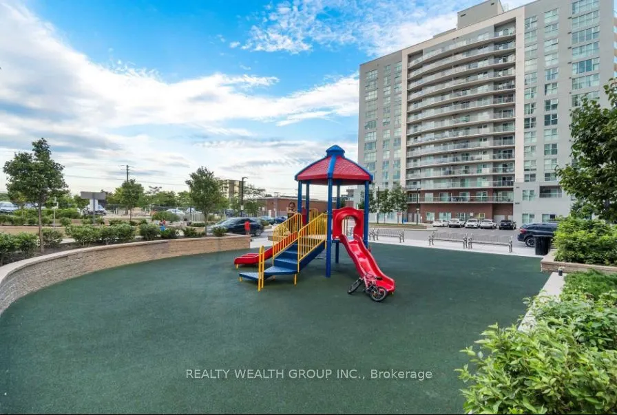 2150 Lawrence Avenue E, #907