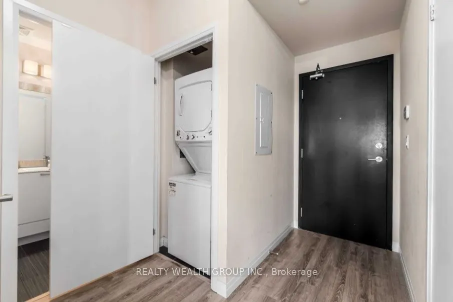 2150 Lawrence Avenue E, #907