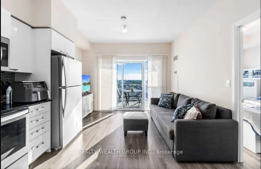 2150 Lawrence Avenue E, #907