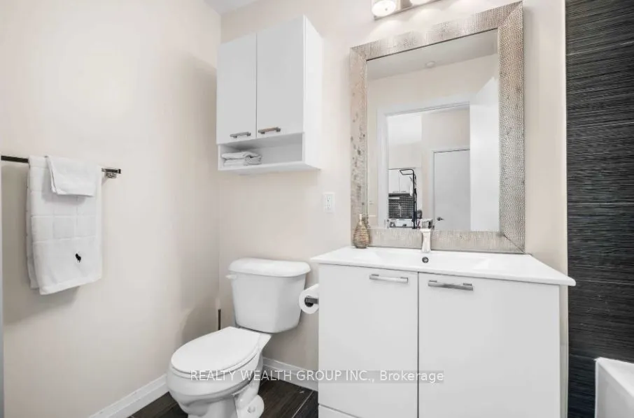 2150 Lawrence Avenue E, #907