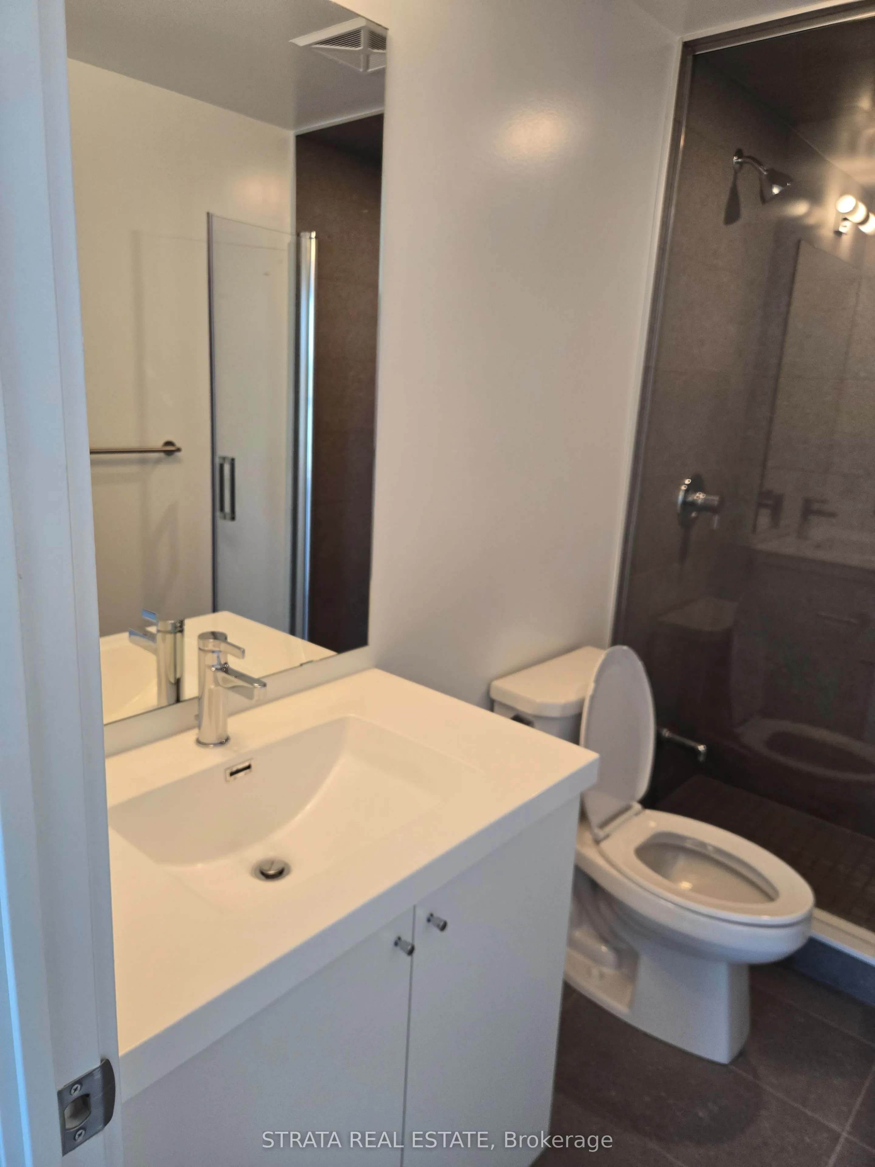 2425 Simcoe Street N, #1633