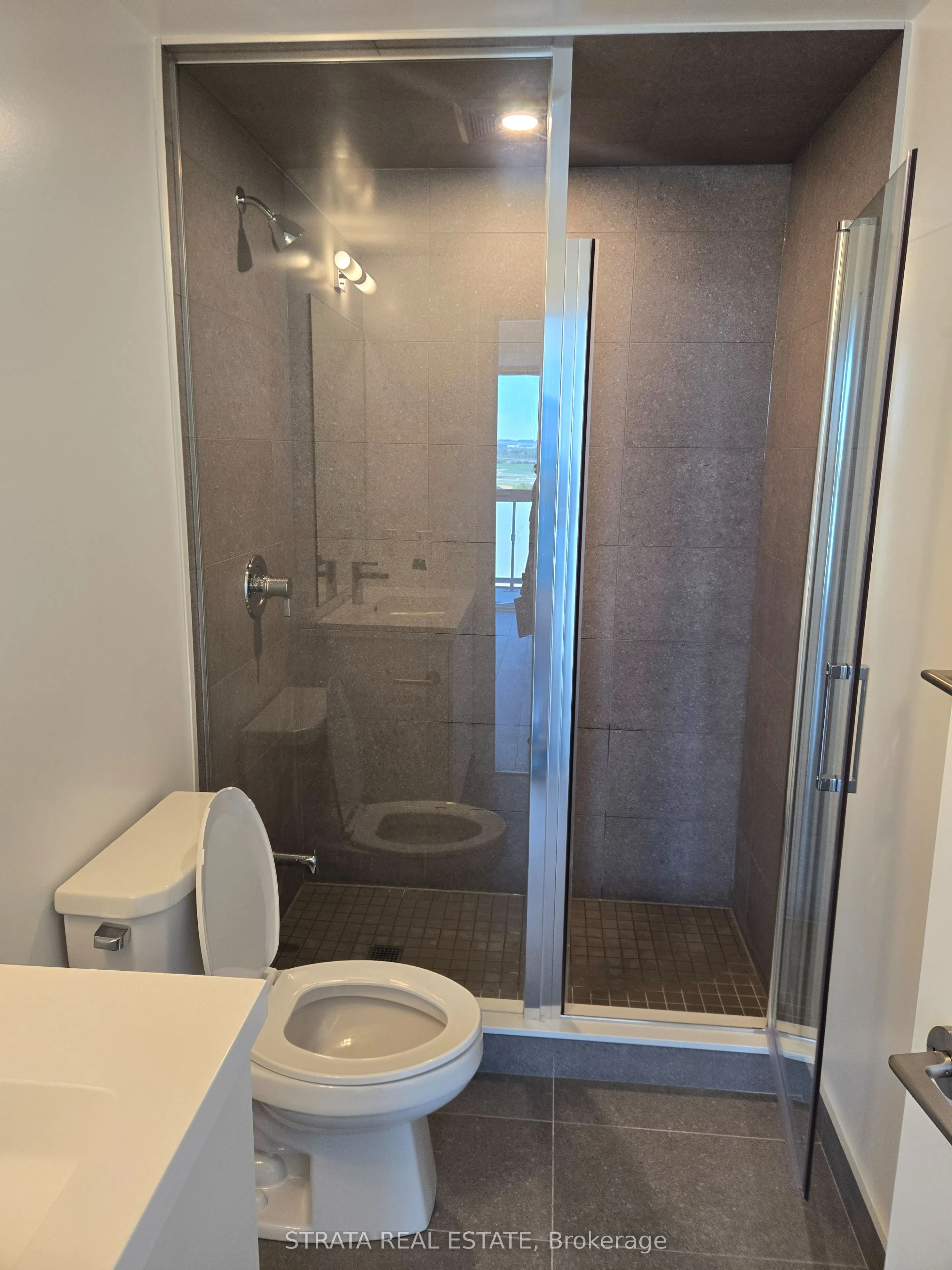 2425 Simcoe Street N, #1633