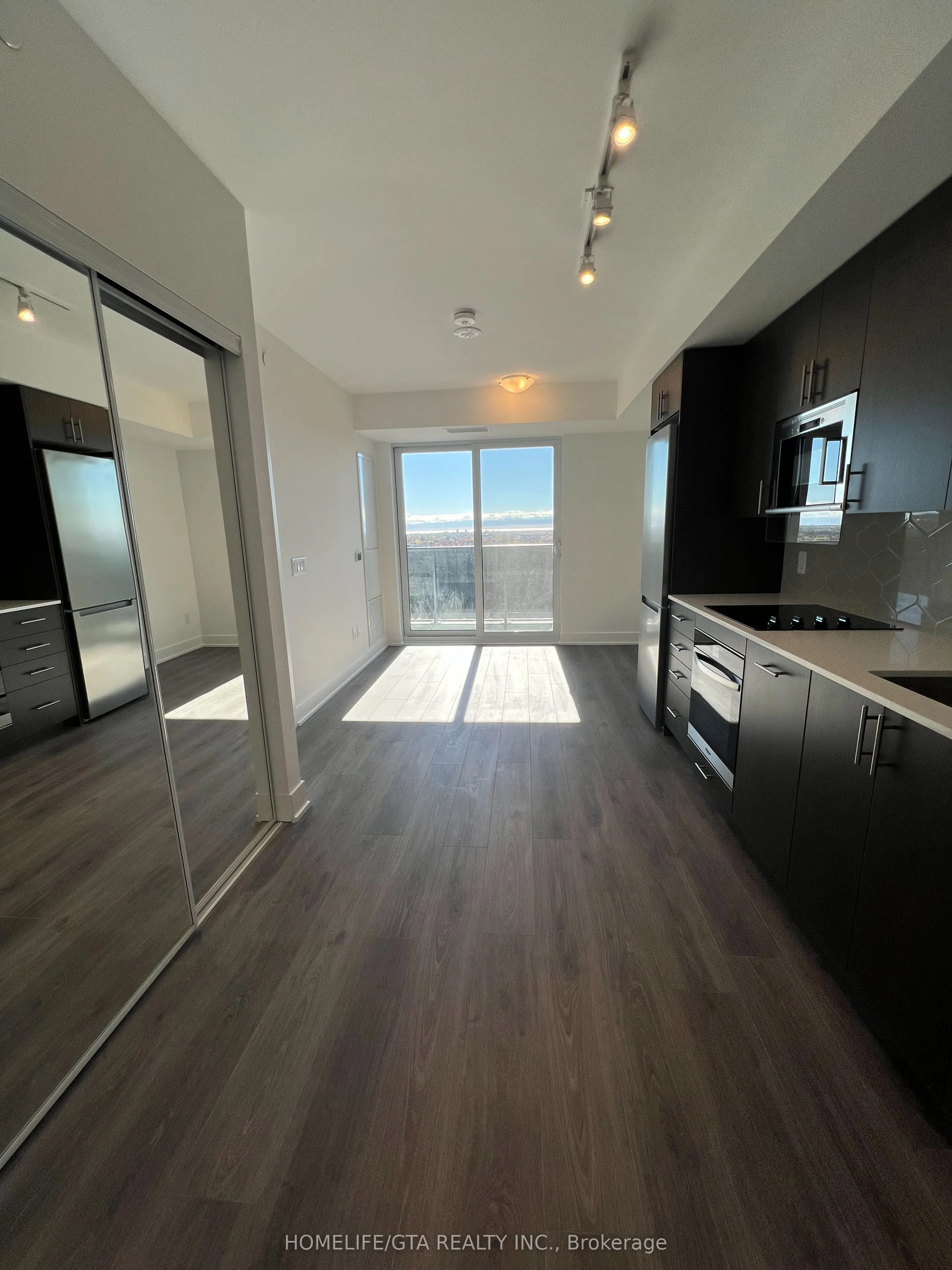 2545 Simcoe Street N, #1140