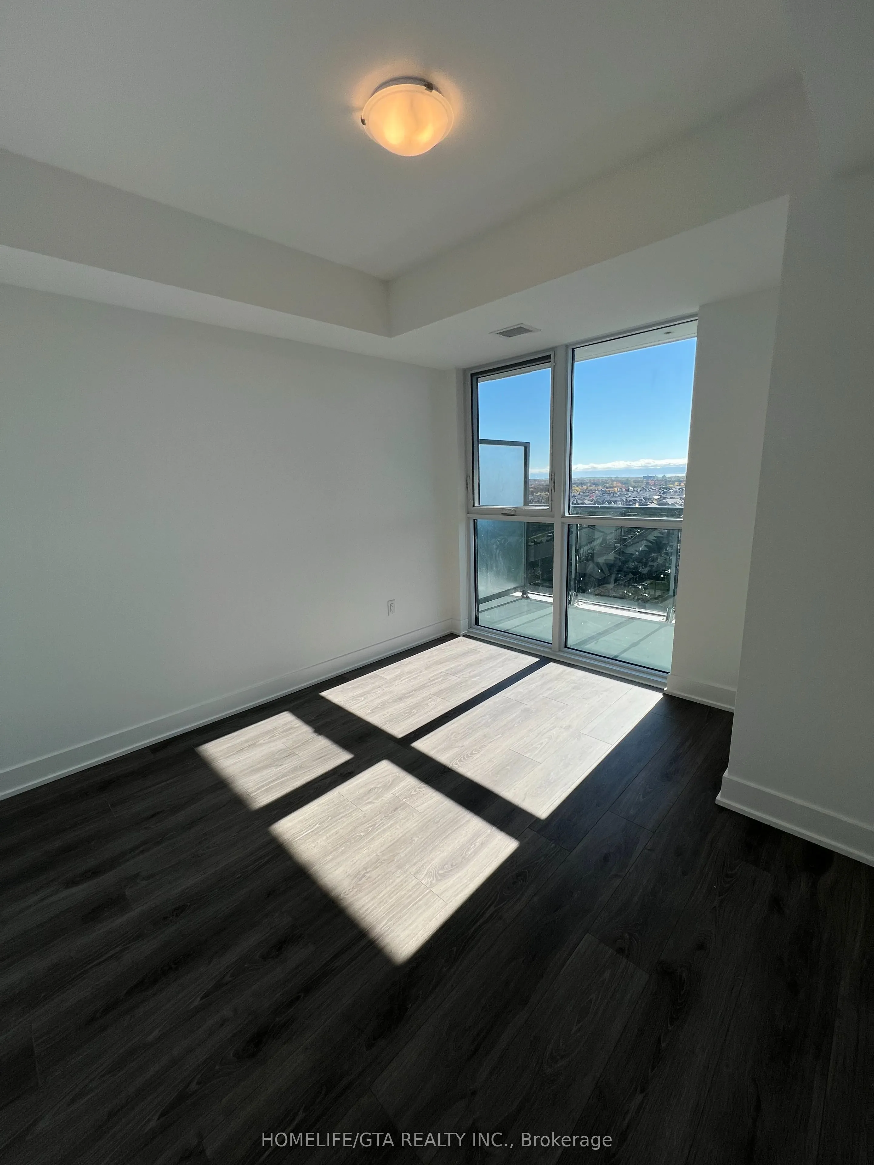 2545 Simcoe Street N, #1140