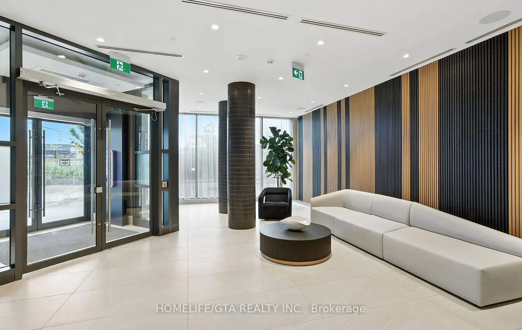 2545 Simcoe Street N, #1140