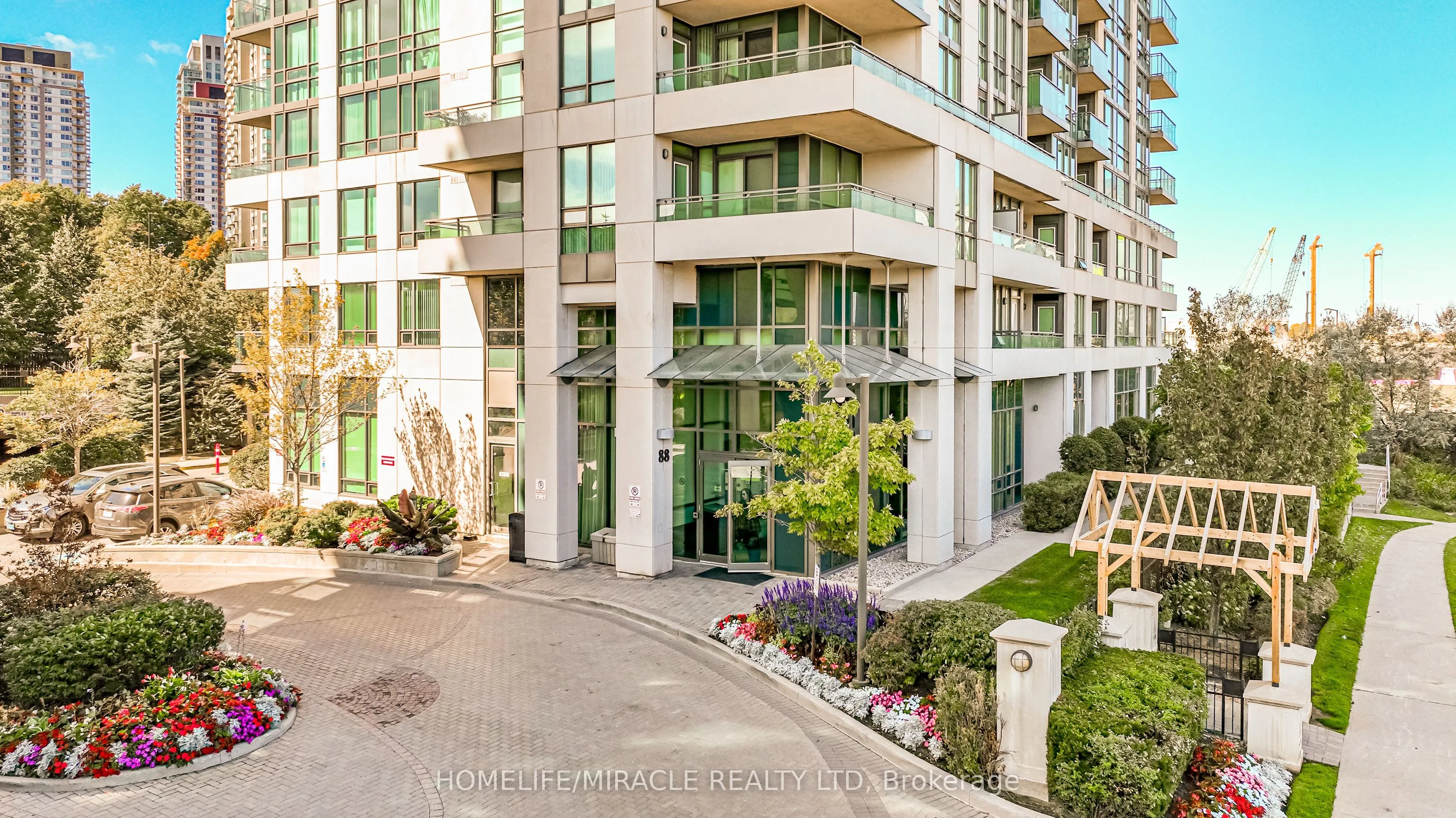 88 Grangeway Avenue, #309