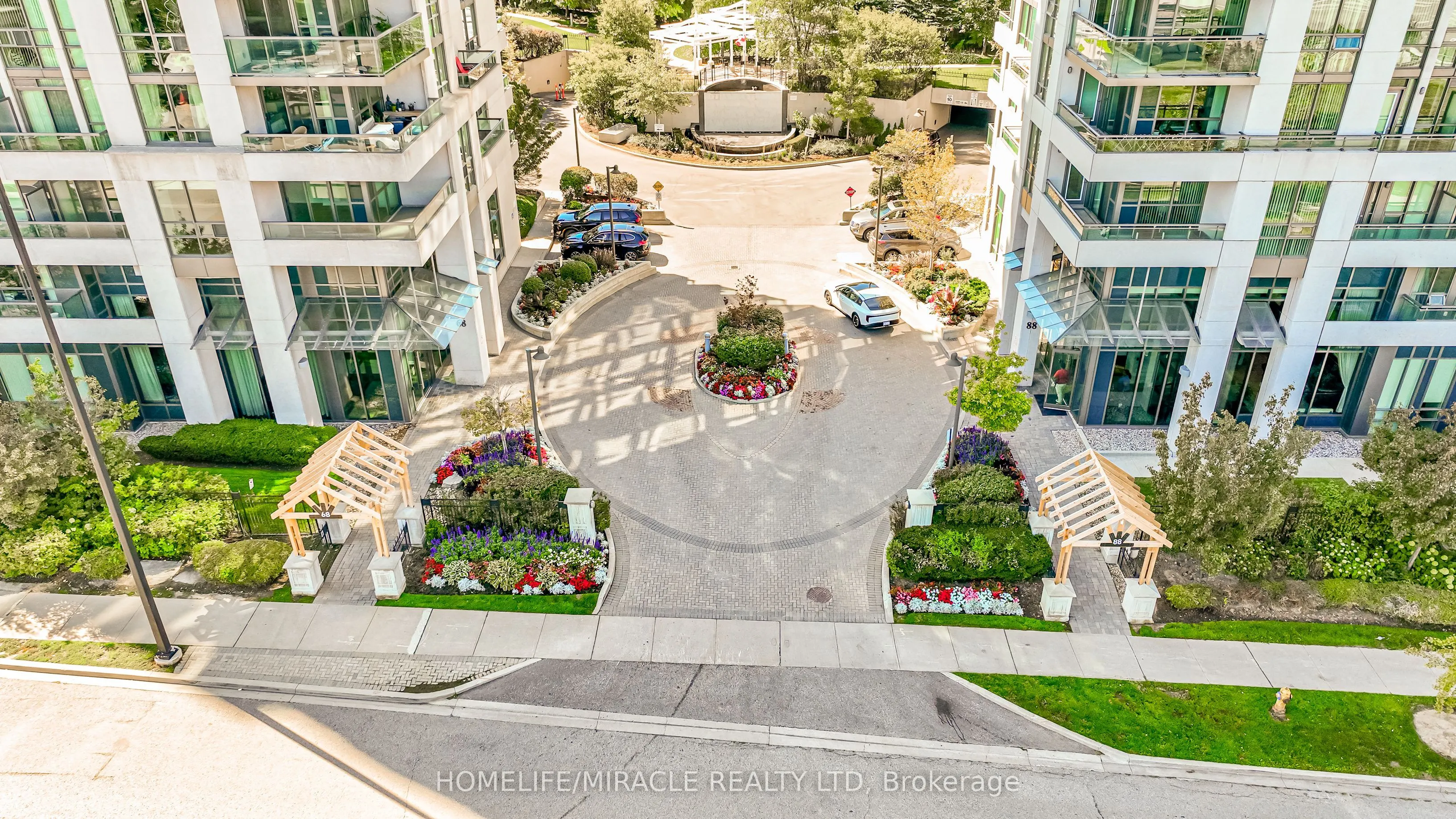 88 Grangeway Avenue, #309