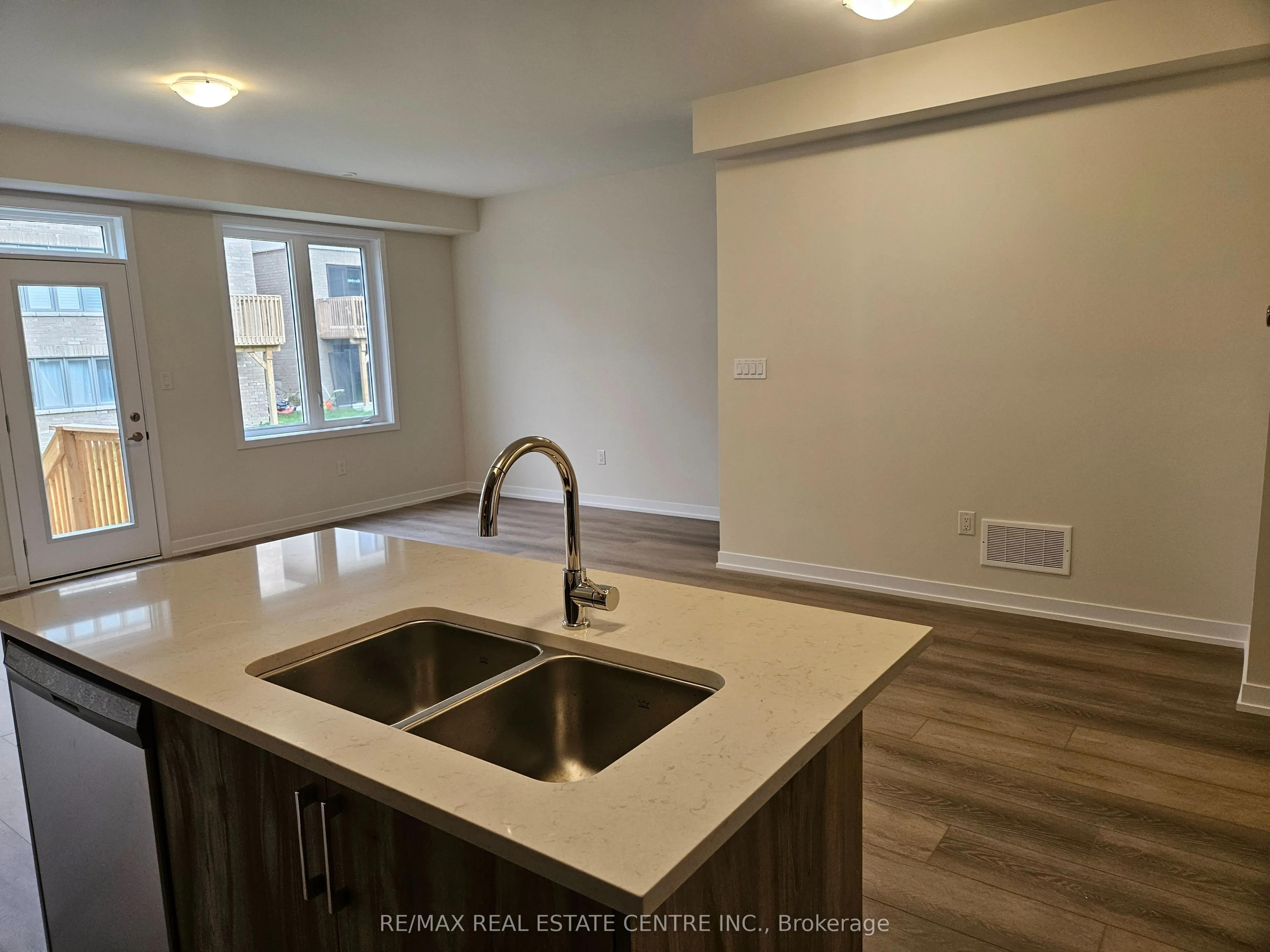 22 Ziibi Way, #Upper