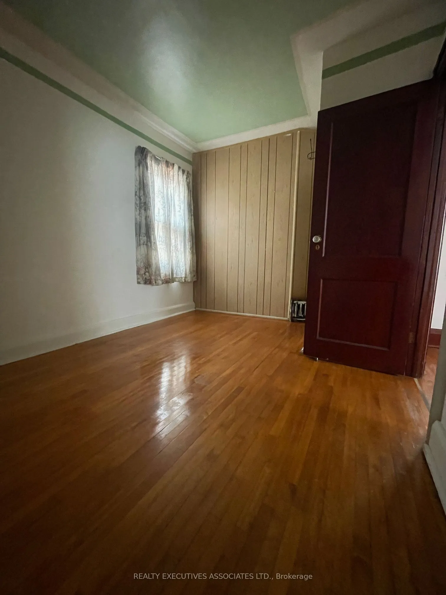 350 Oshawa Boulevard S
