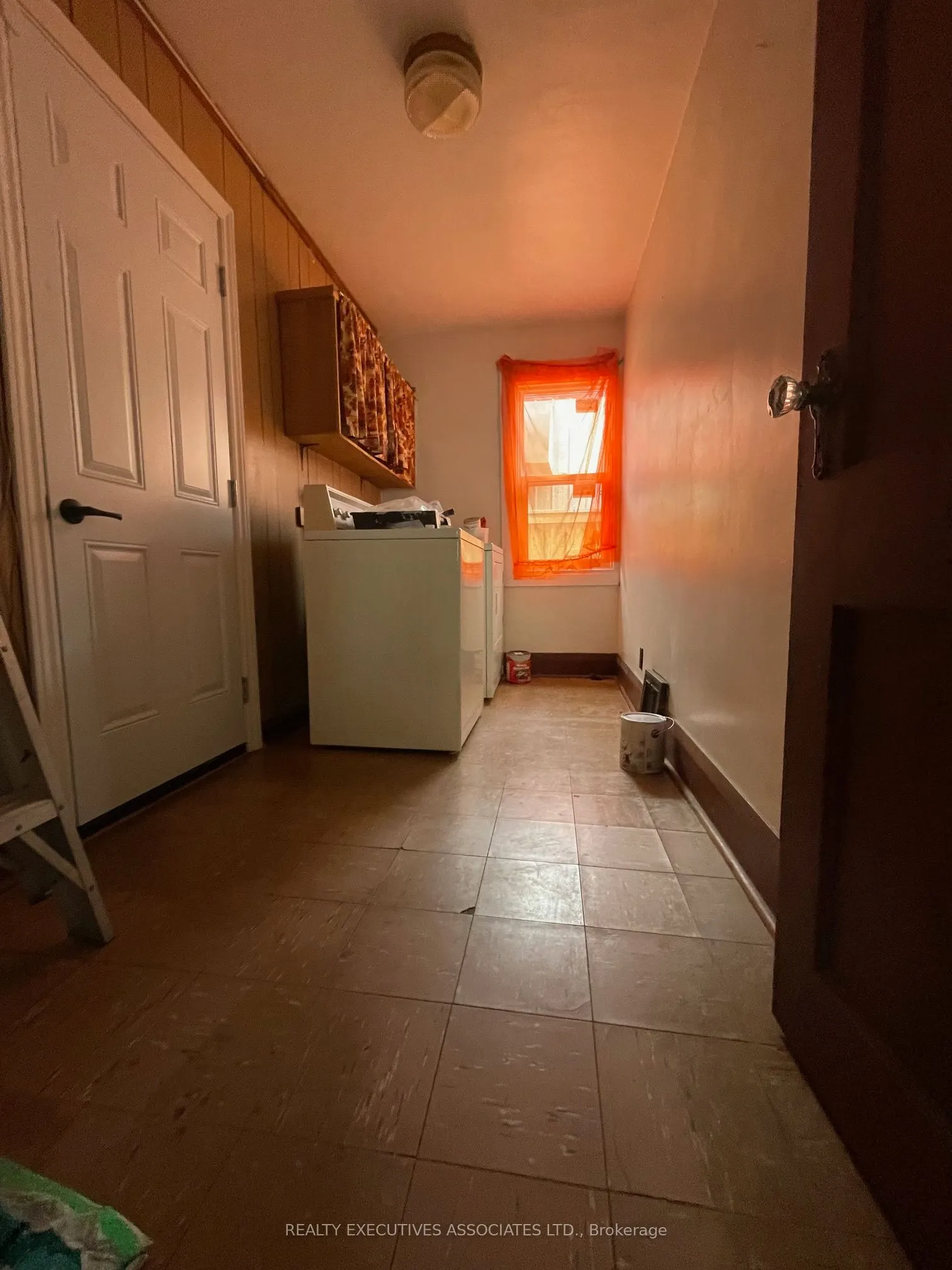 350 Oshawa Boulevard S