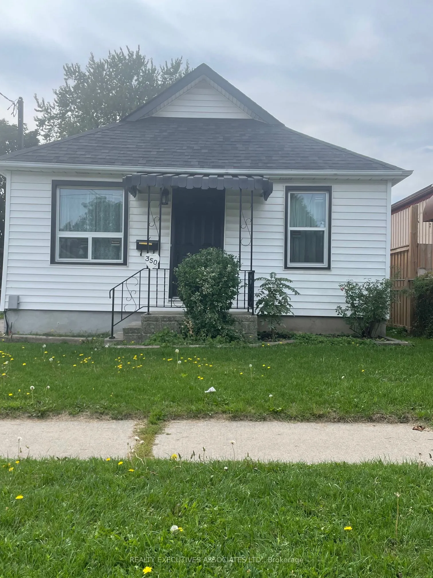 350 Oshawa Boulevard S