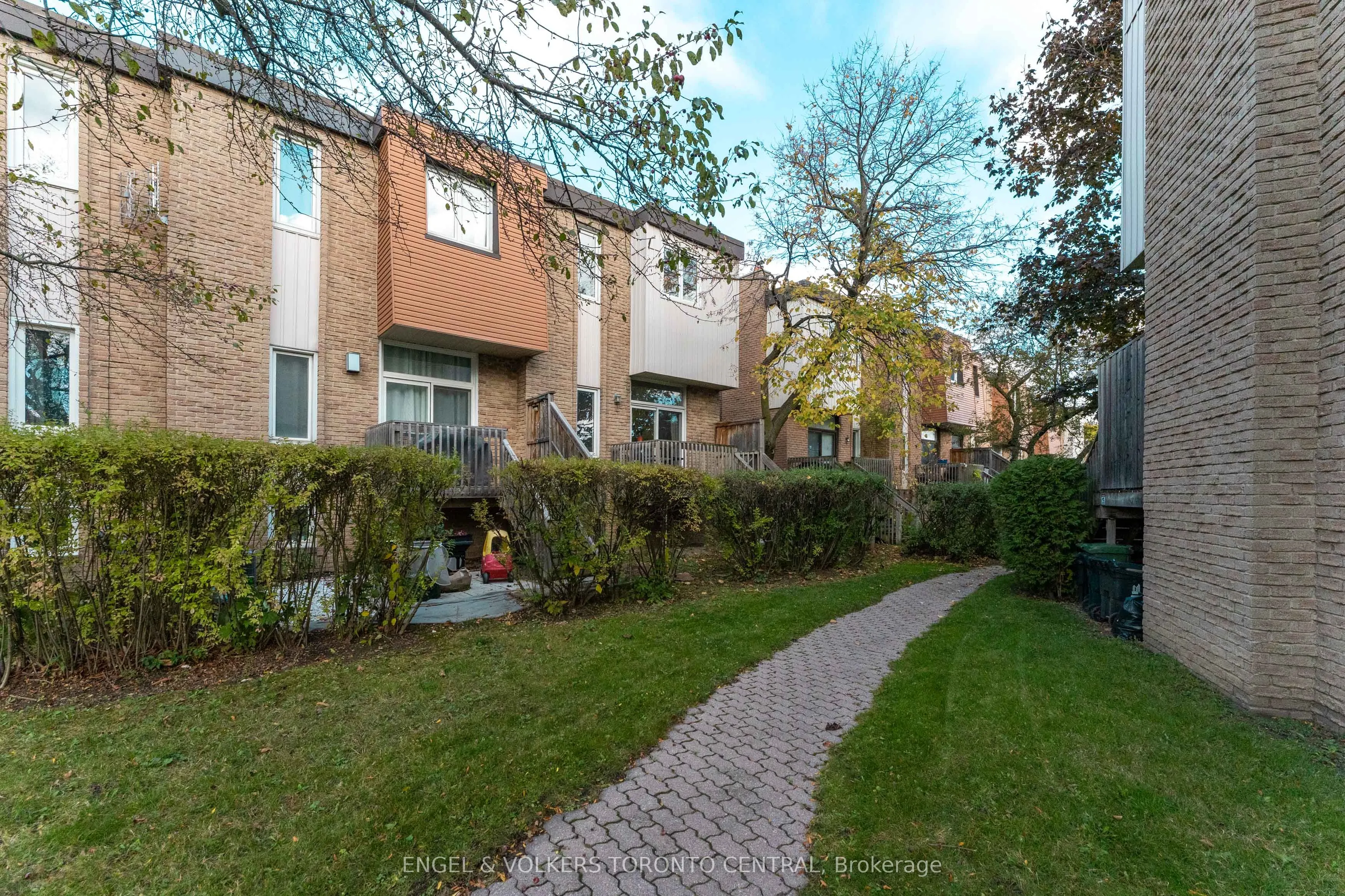 15 Guildwood Parkway, #51