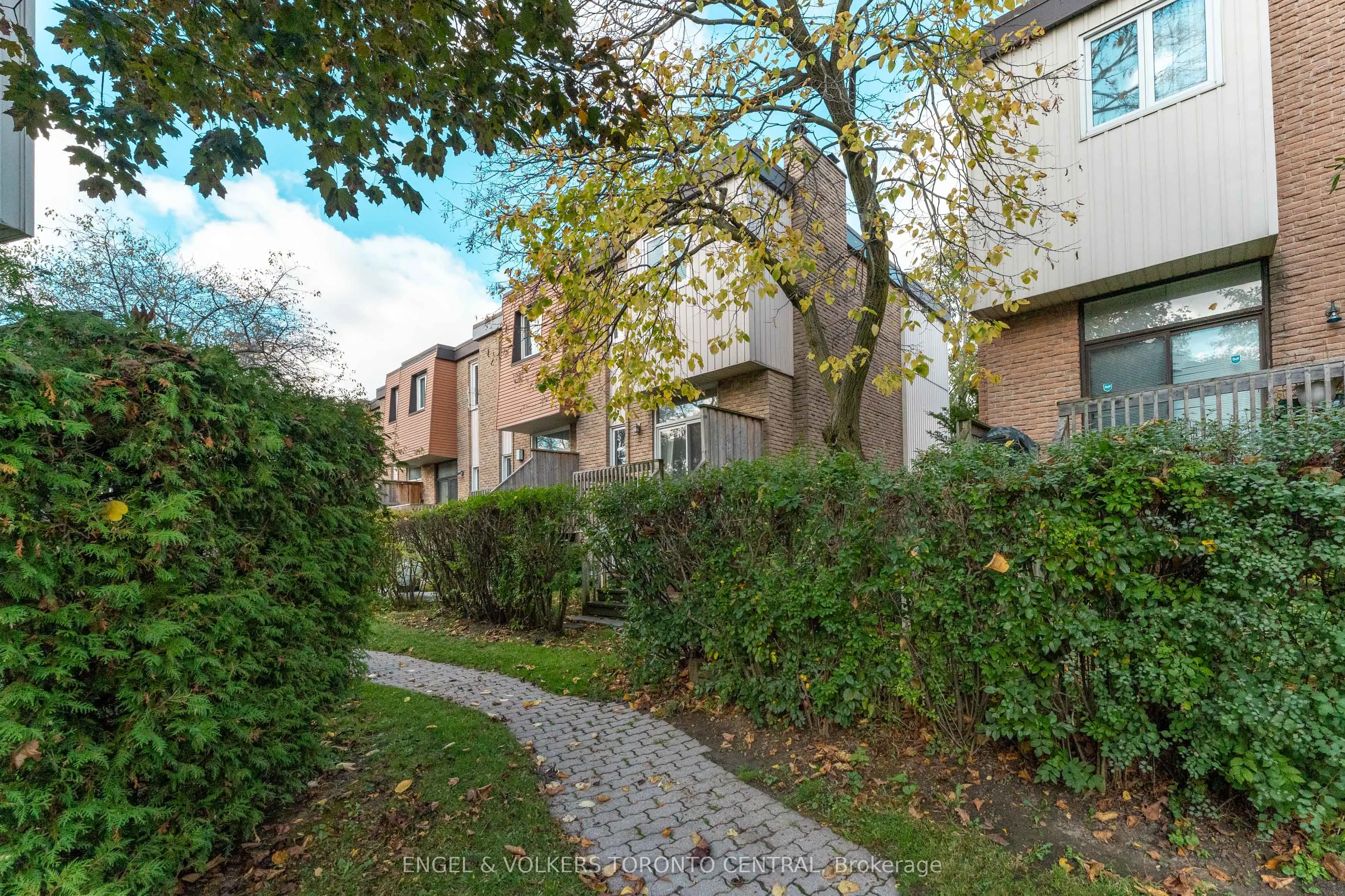 15 Guildwood Parkway, #51