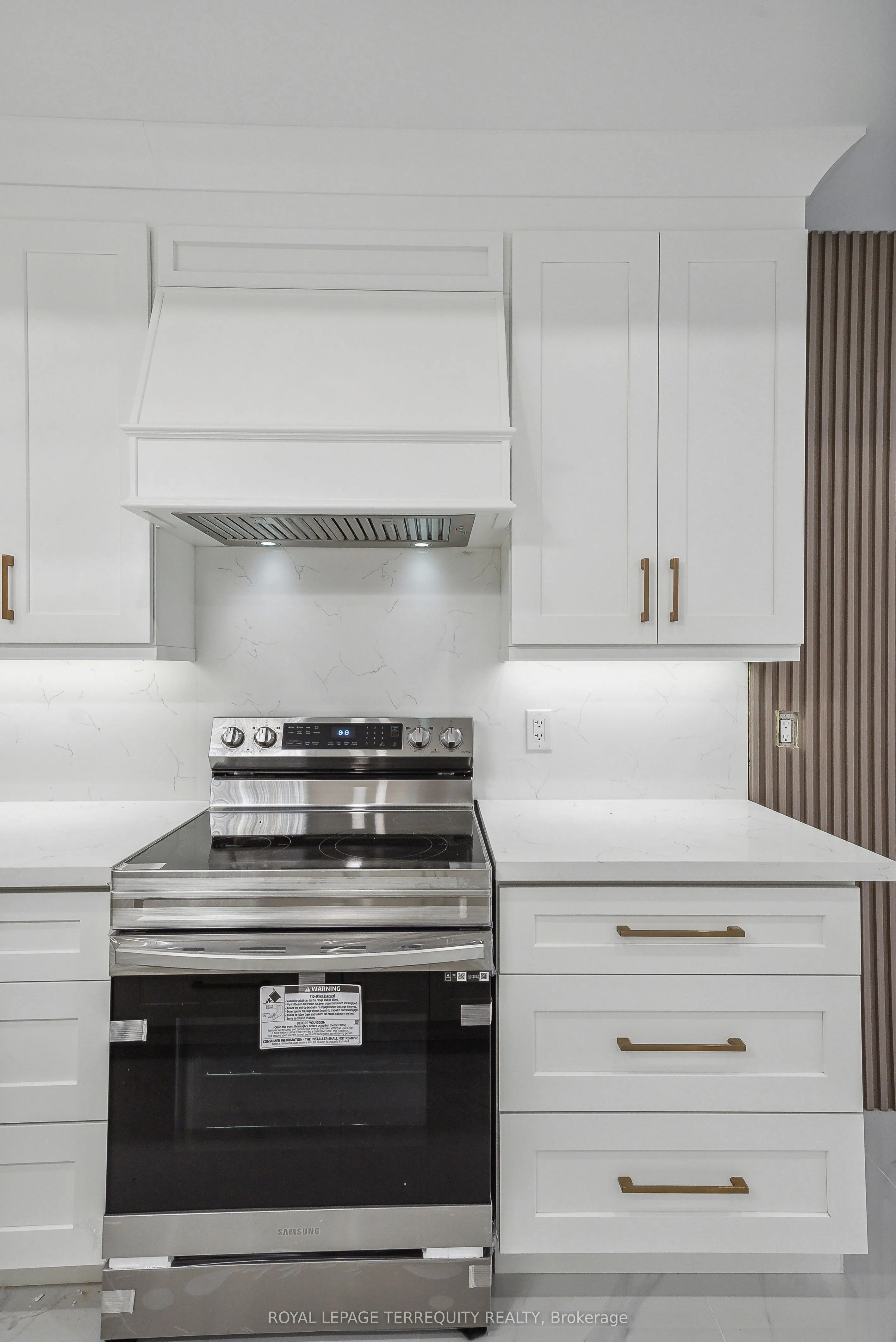 10 Mack Avenue, #Main floor