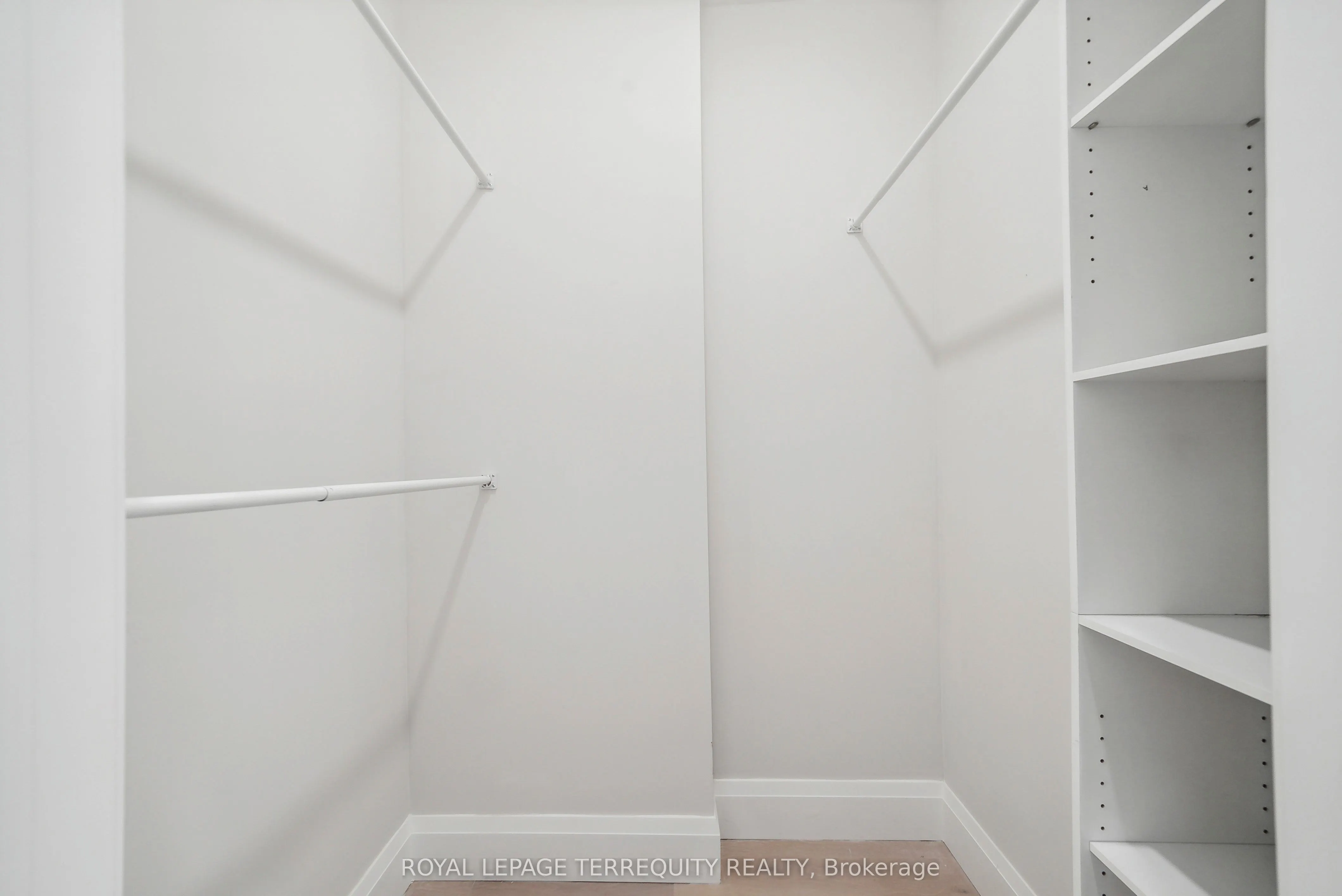 10 Mack Avenue, #Main floor