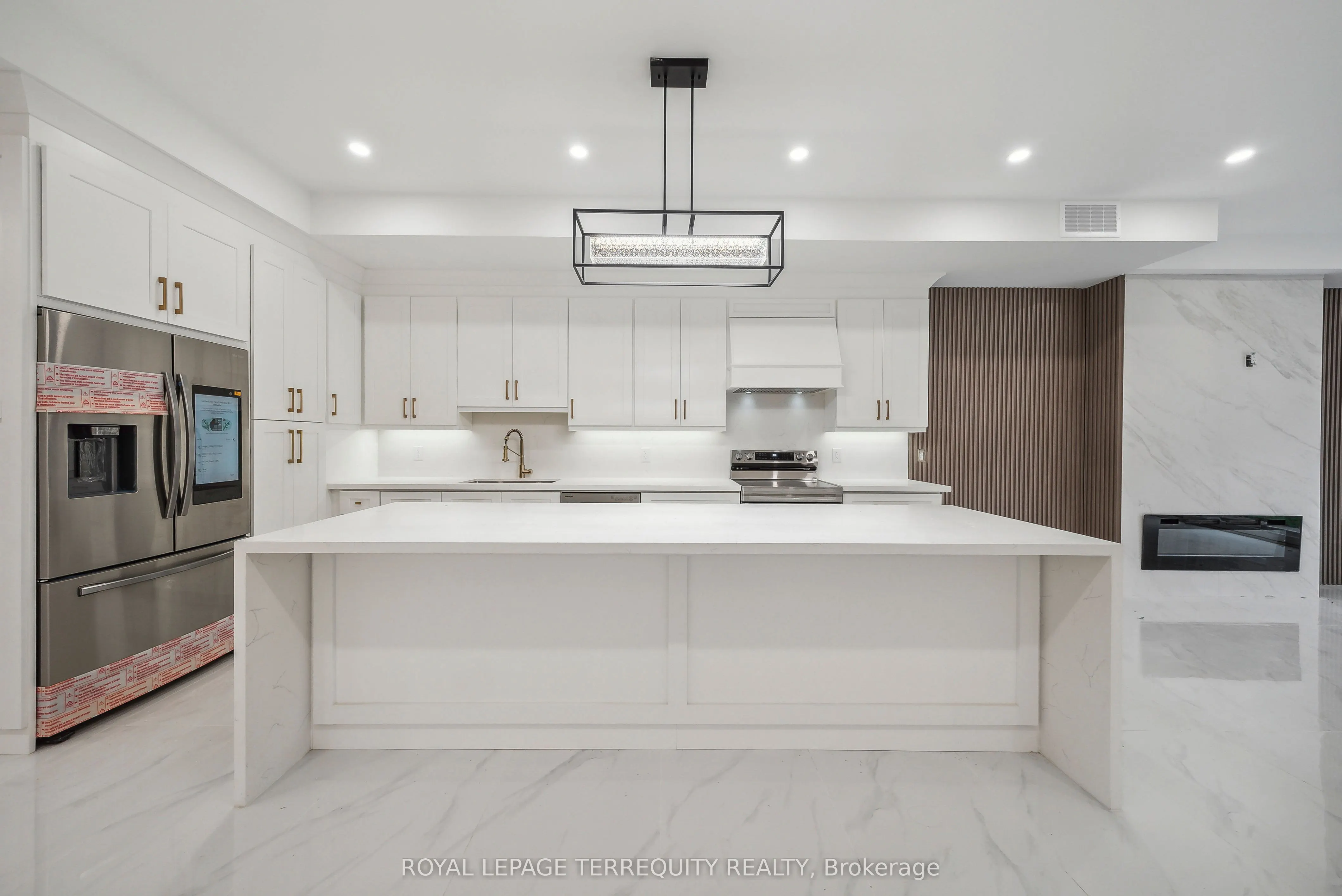 10 Mack Avenue, #Main floor