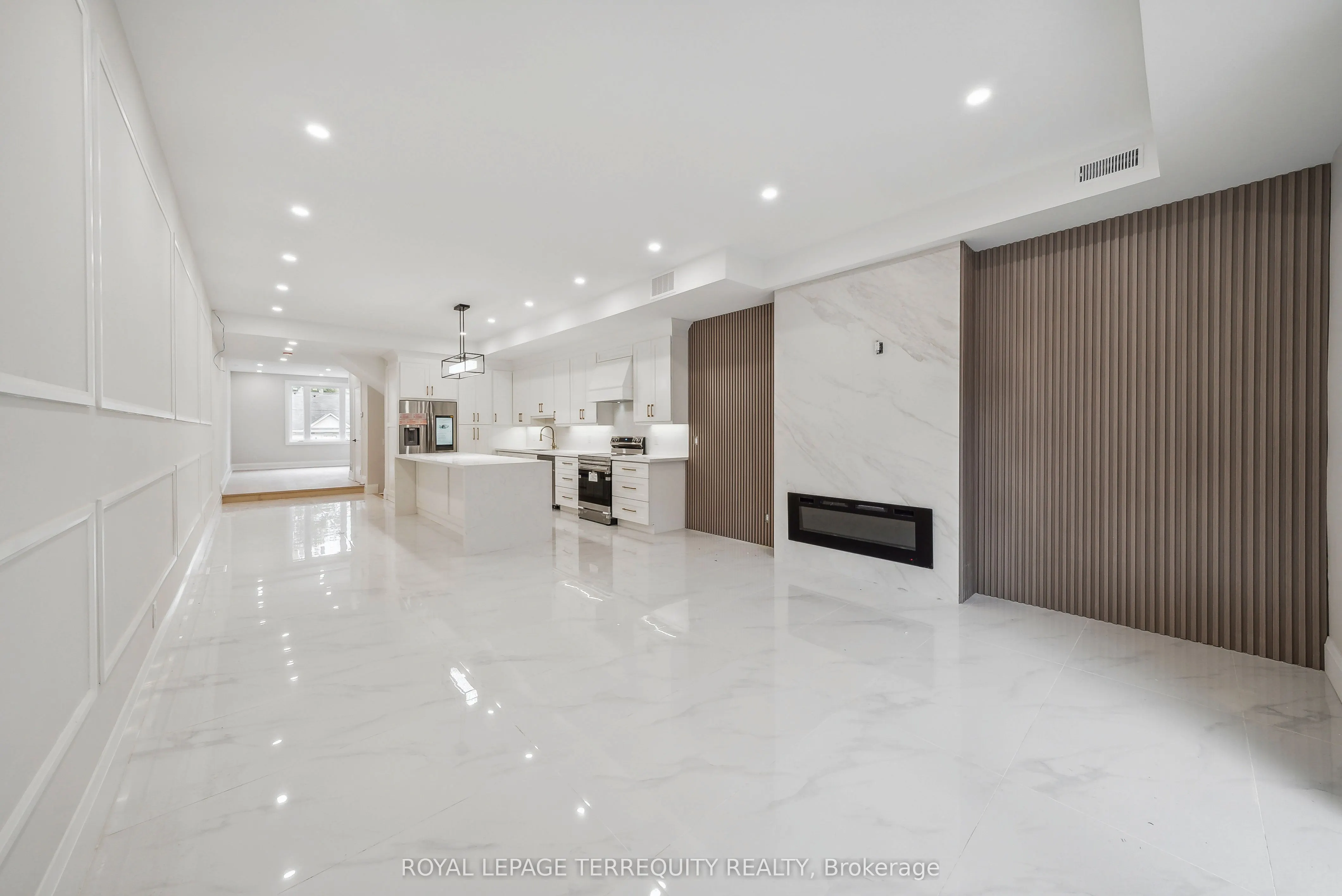 10 Mack Avenue, #Main floor