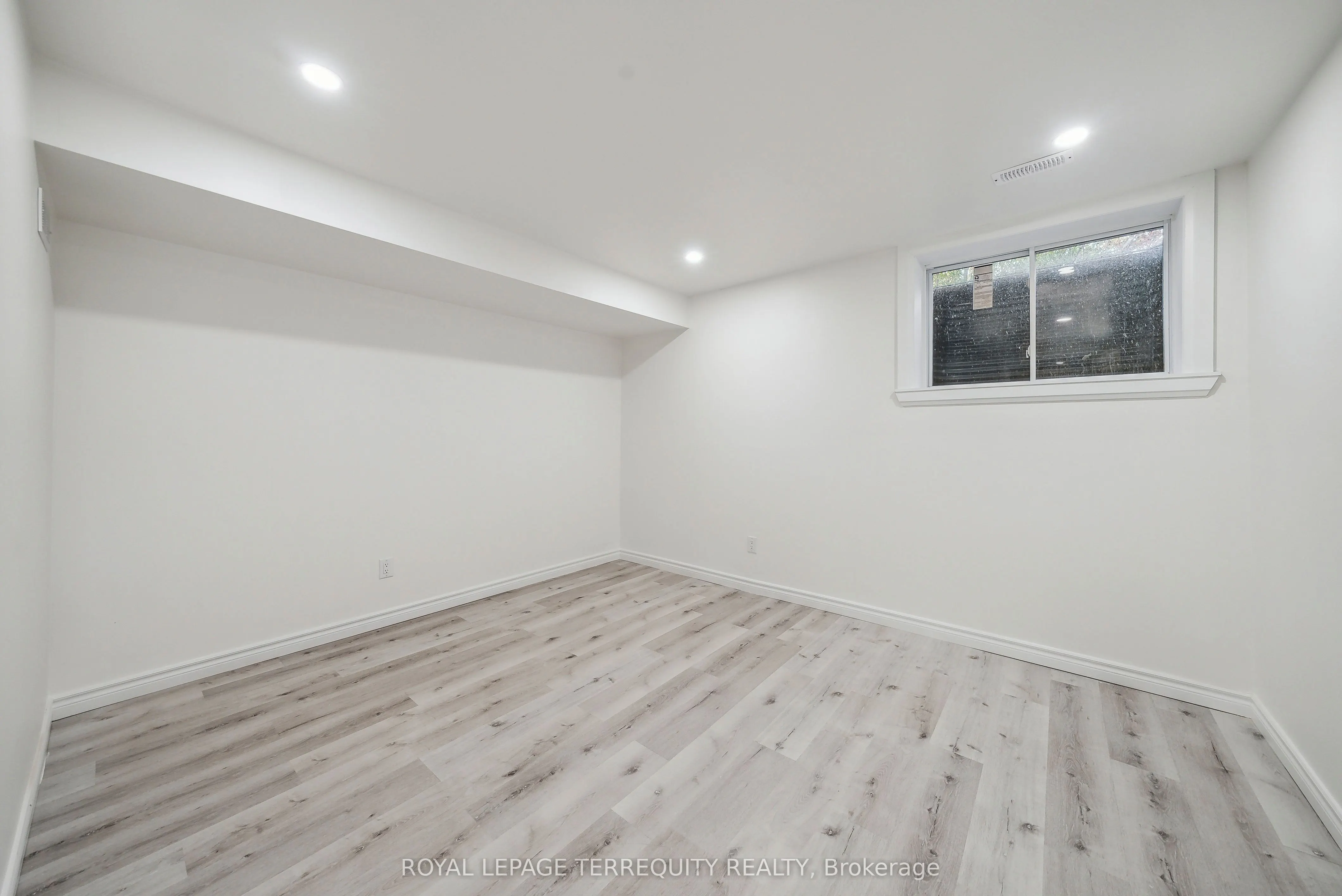 10 Mack Avenue, #Main floor