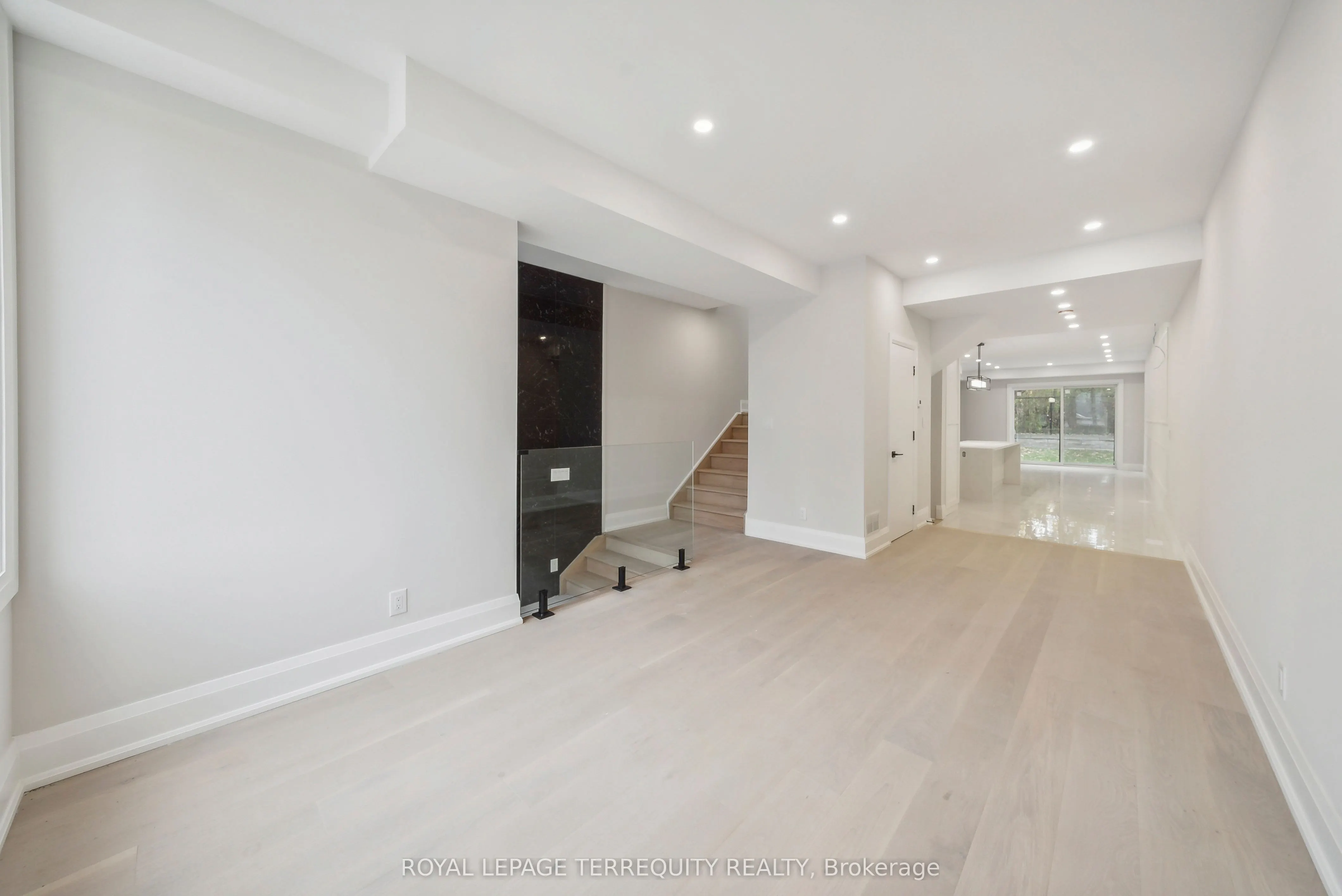10 Mack Avenue, #Main floor