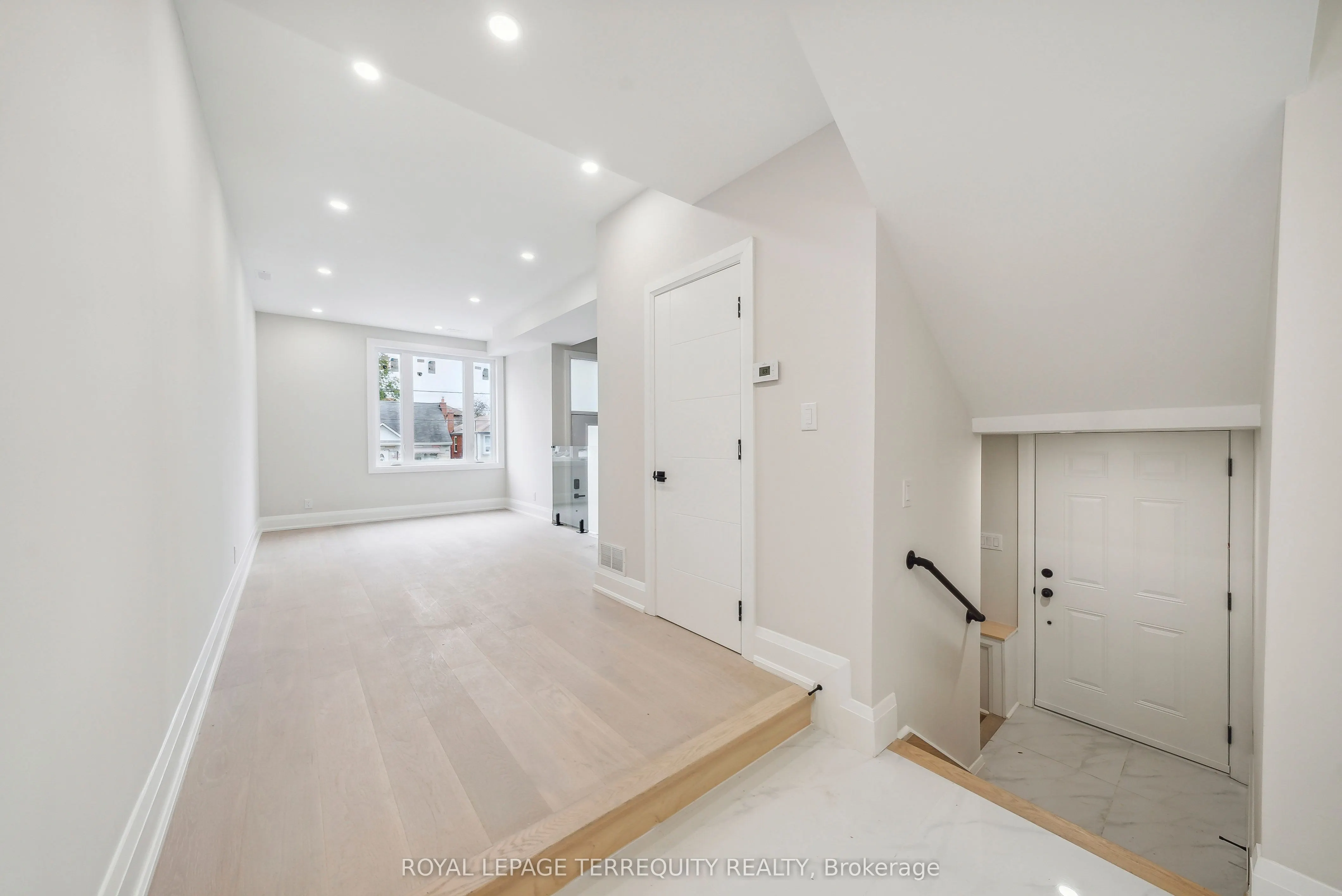 10 Mack Avenue, #Main floor