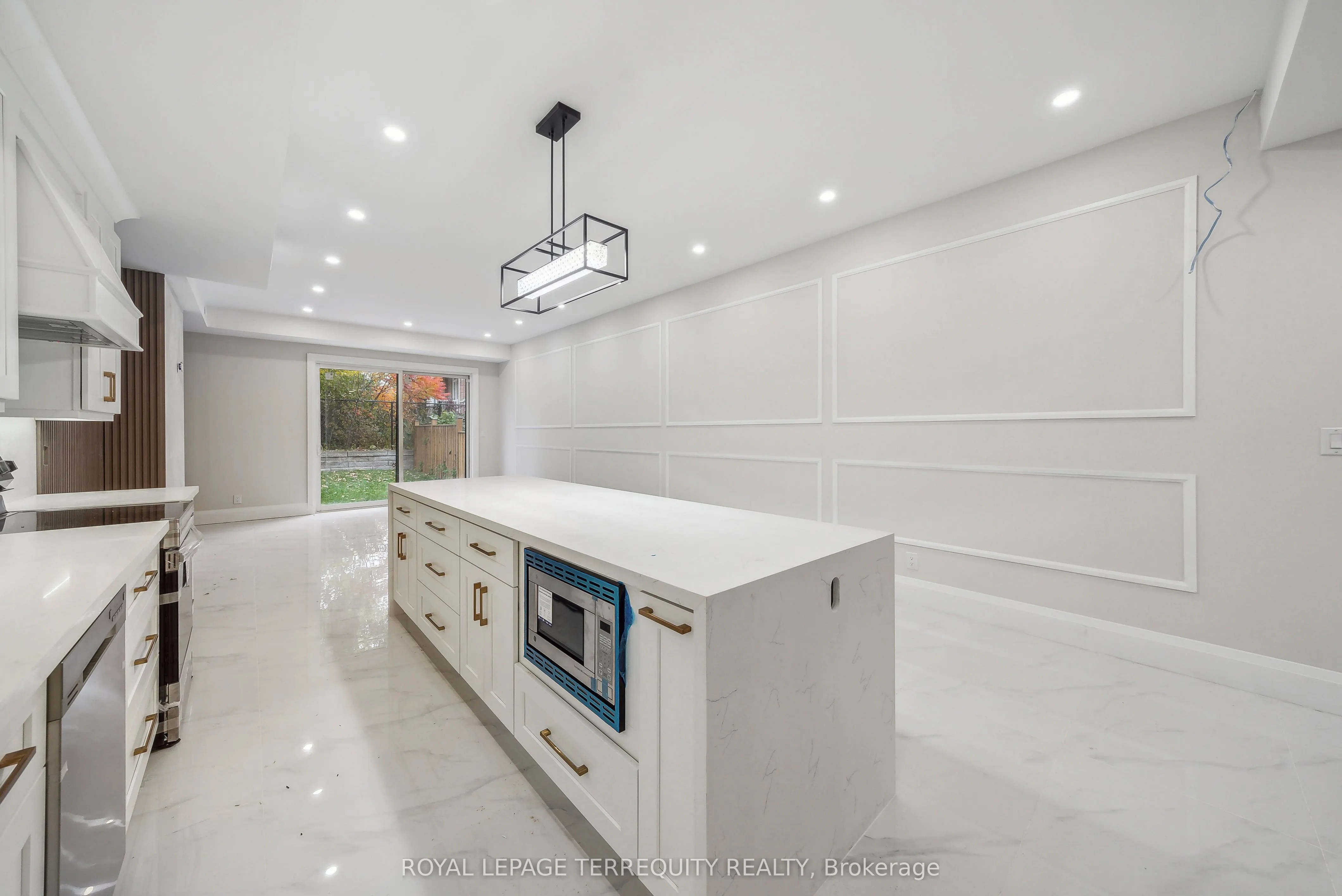 10 Mack Avenue, #Main floor