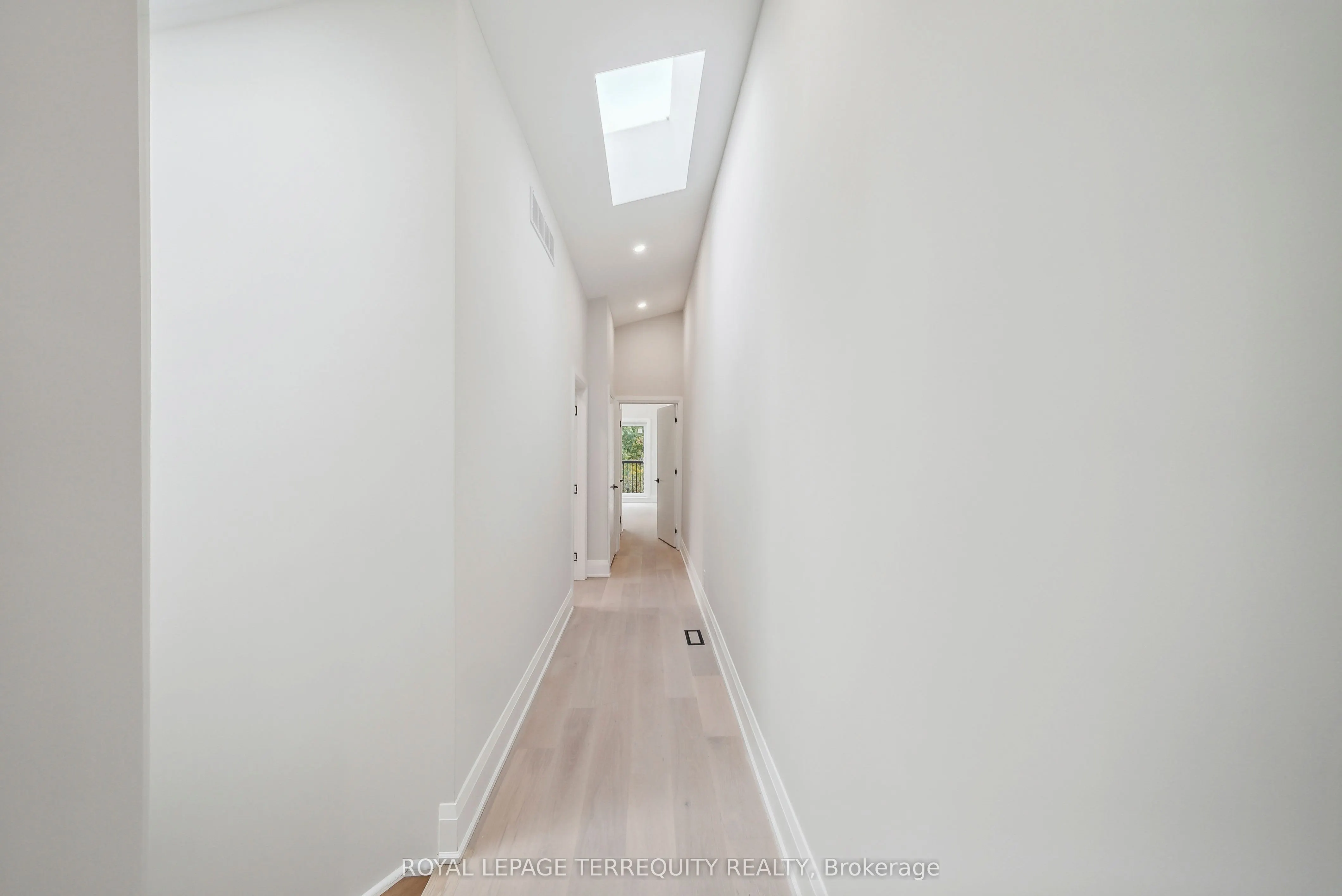 10 Mack Avenue, #Main floor