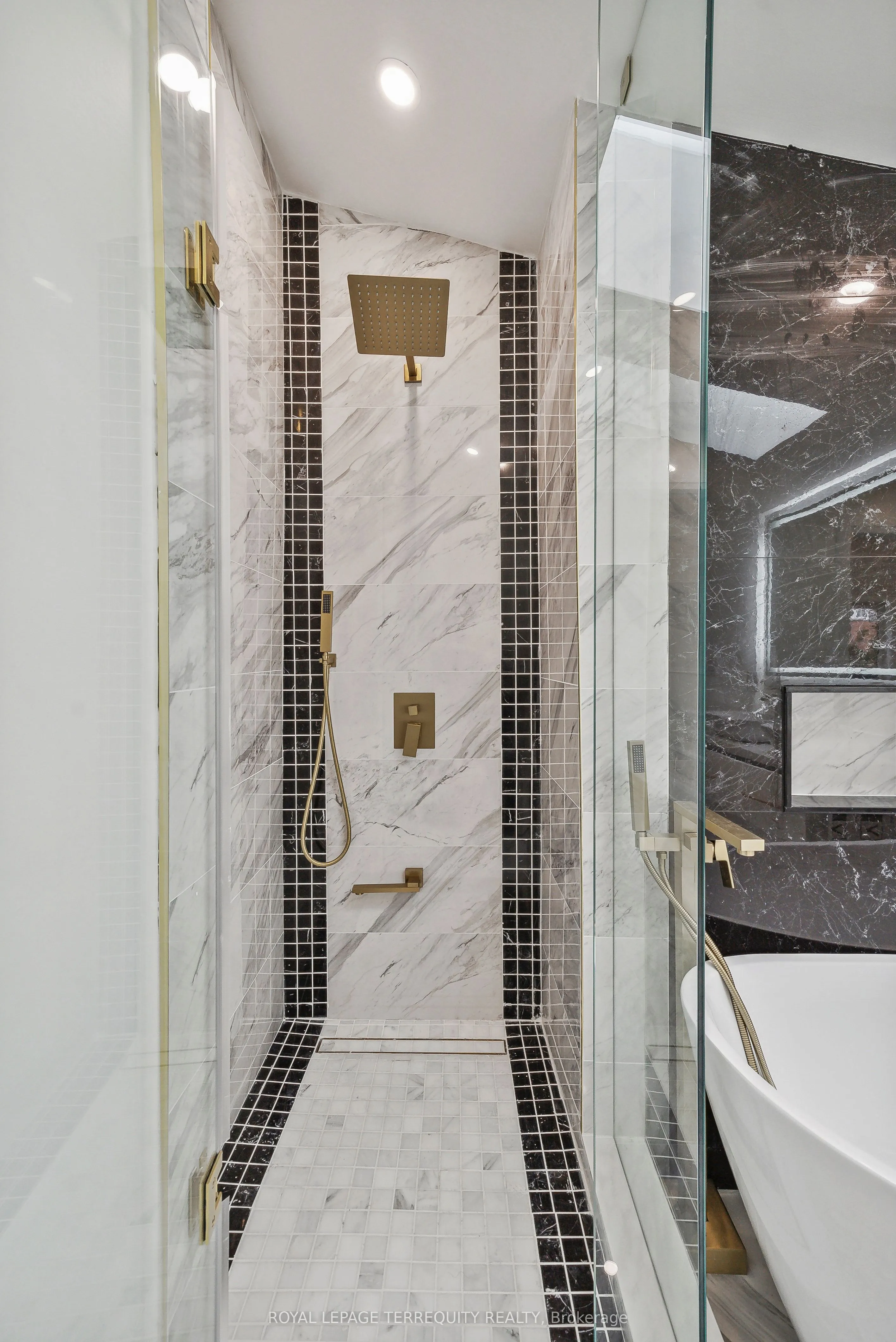 10 Mack Avenue, #Main floor