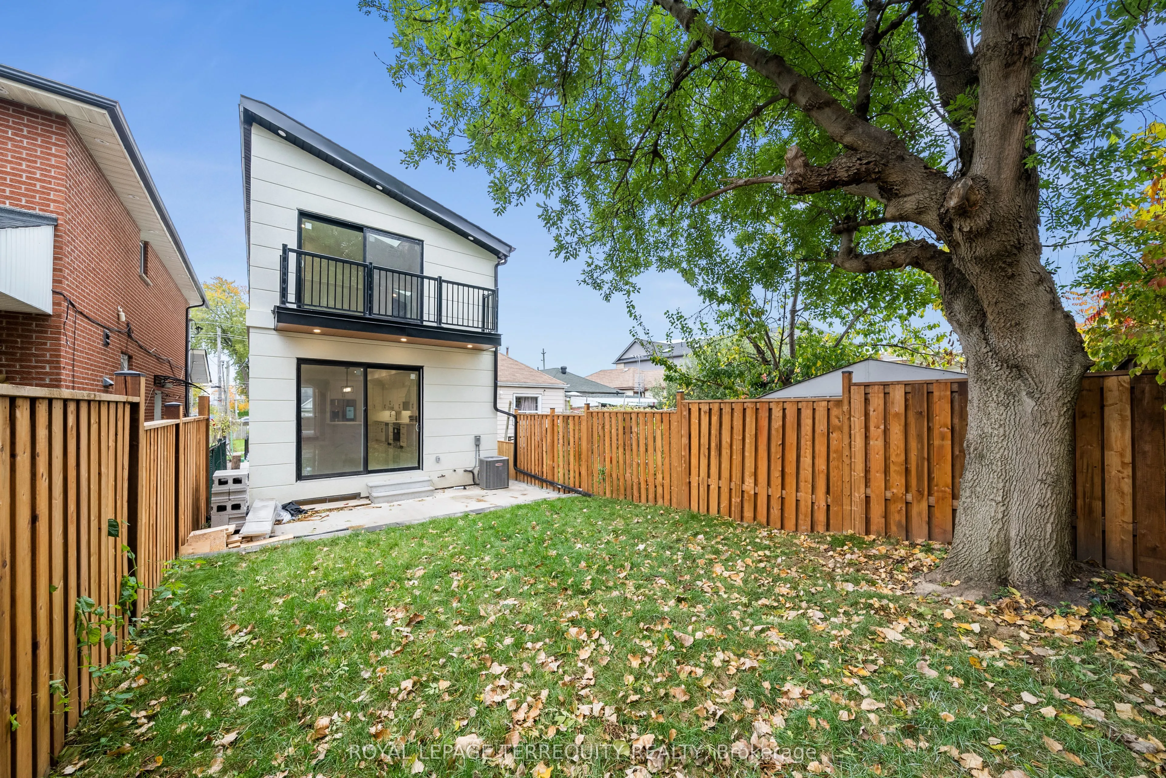 10 Mack Avenue, #Main floor