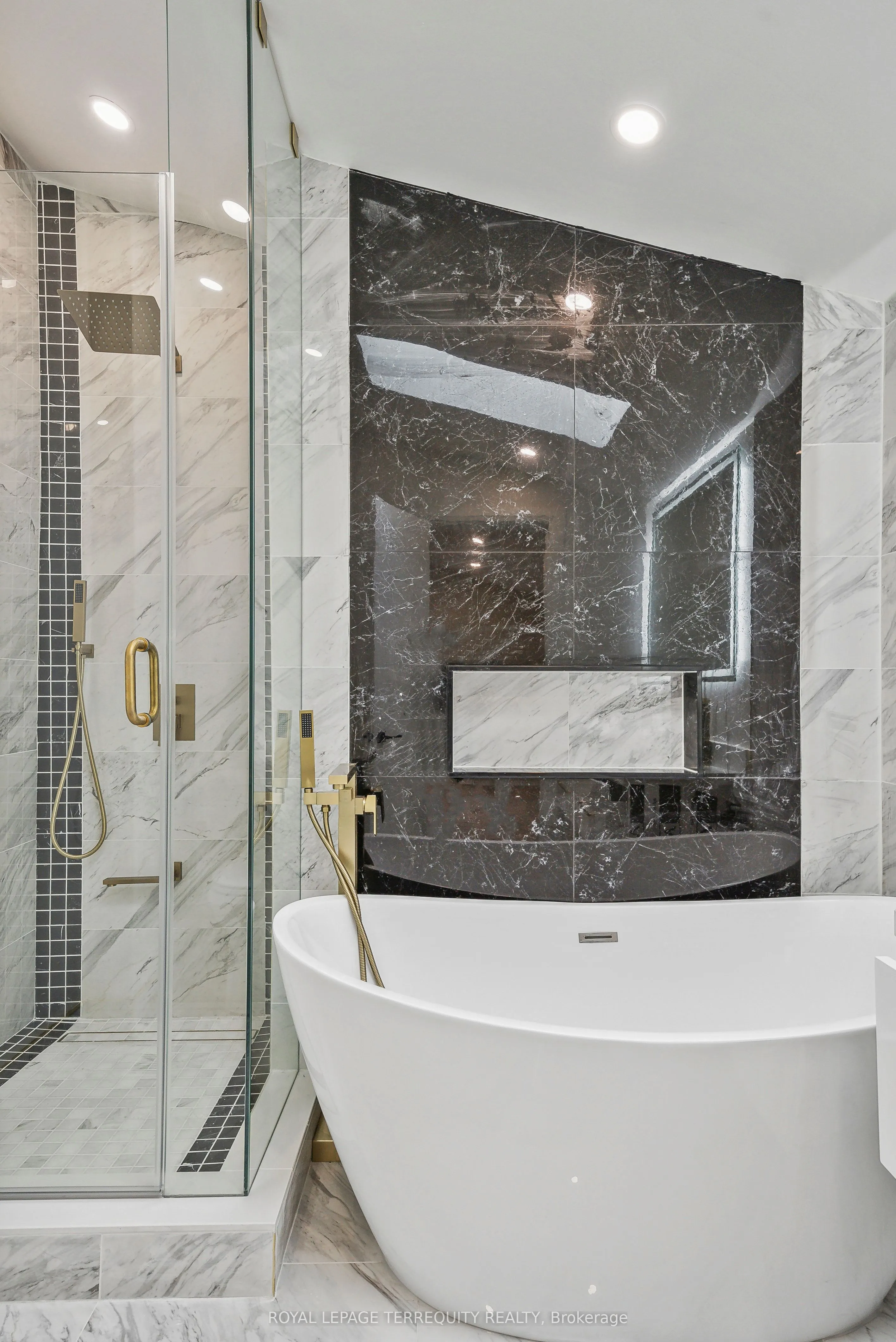 10 Mack Avenue, #Main floor