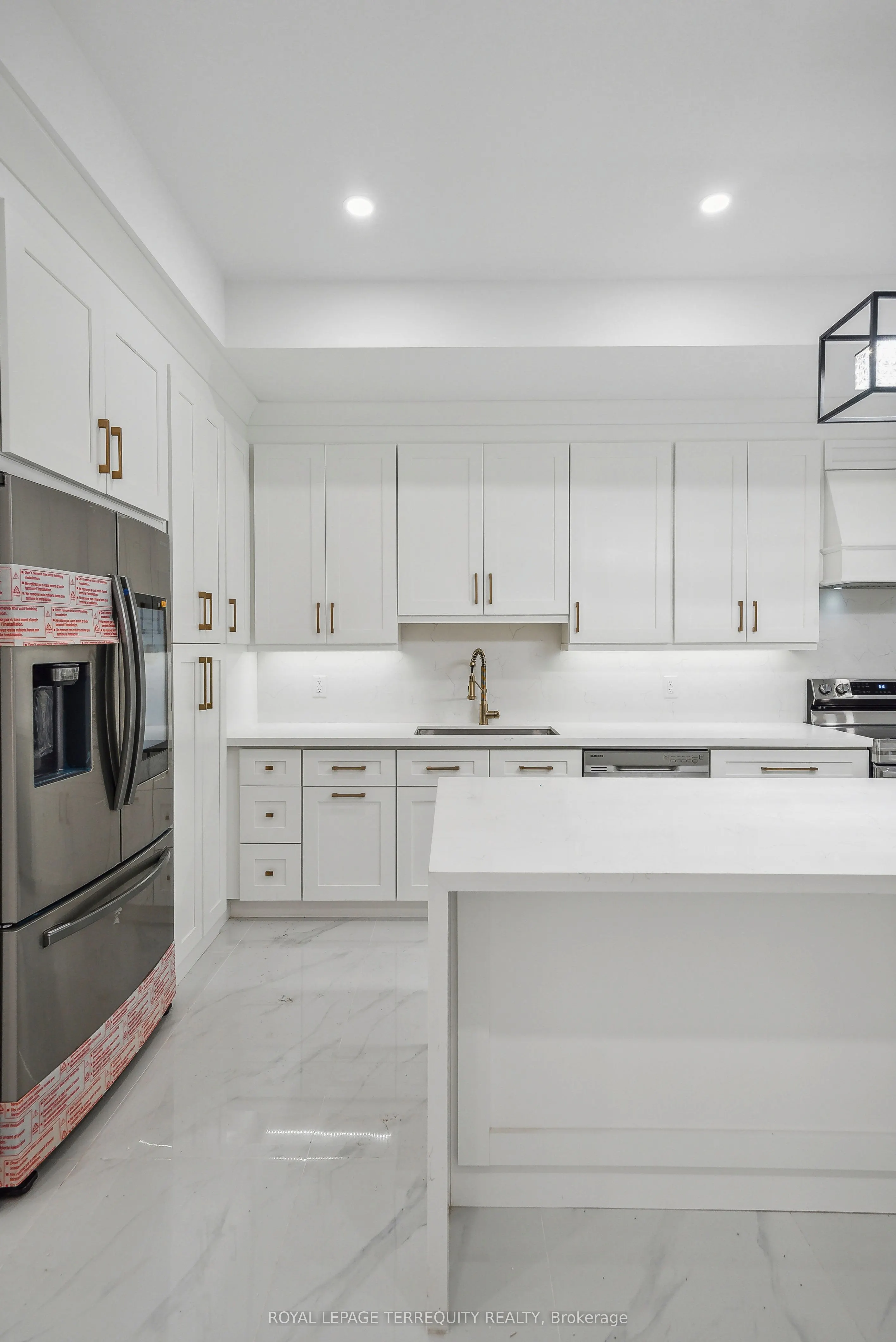 10 Mack Avenue, #Main floor