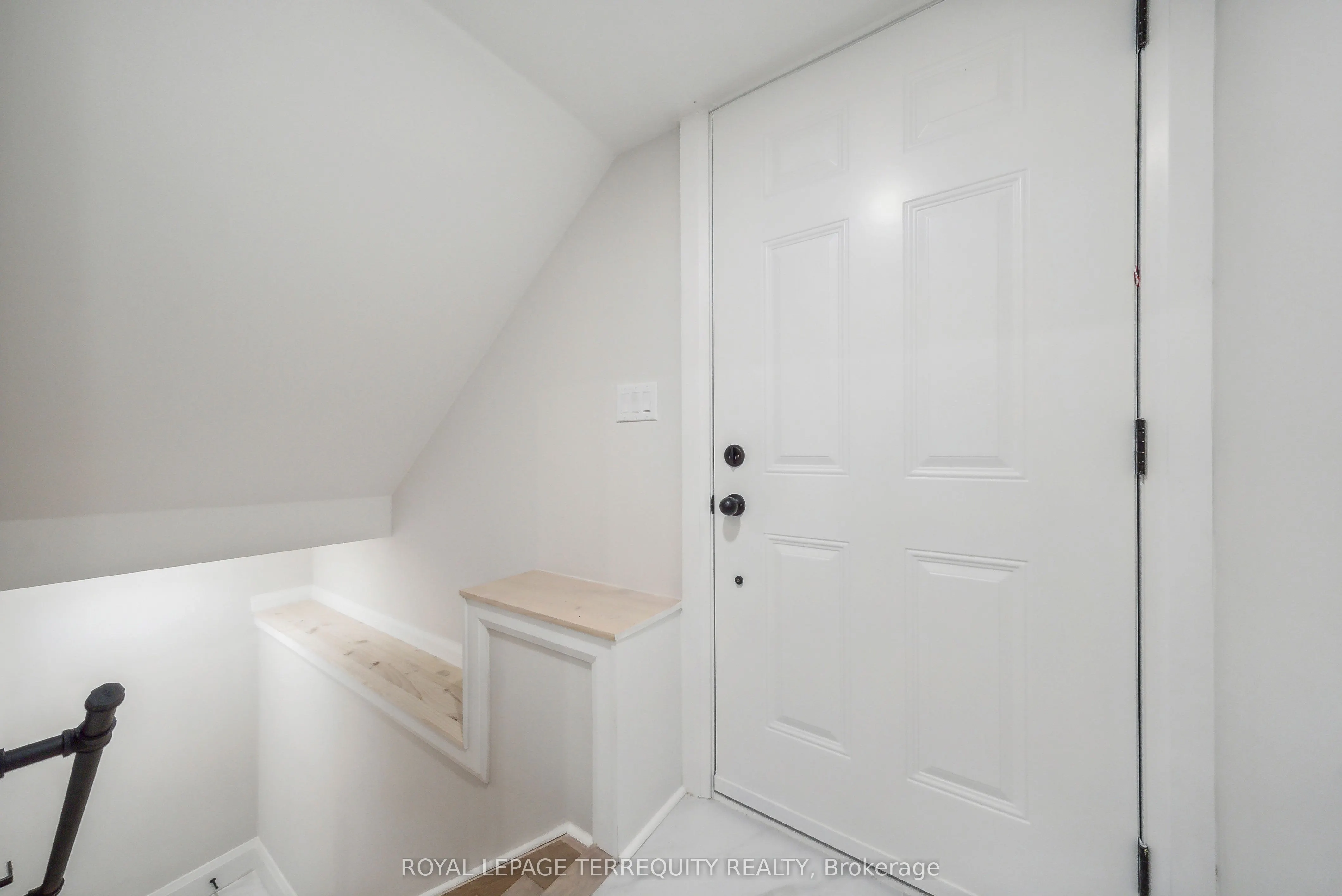 10 Mack Avenue, #Main floor