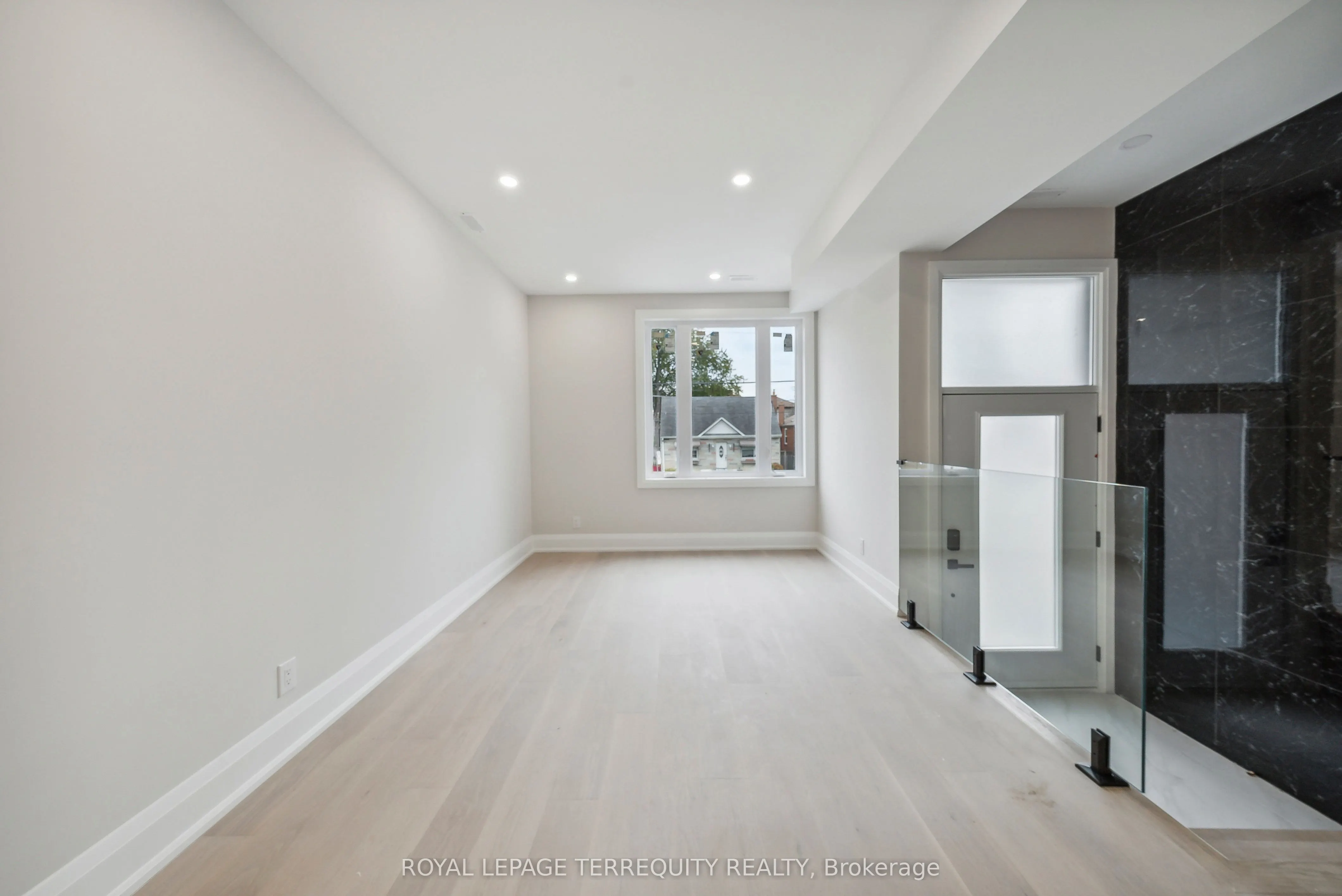 10 Mack Avenue, #Main floor