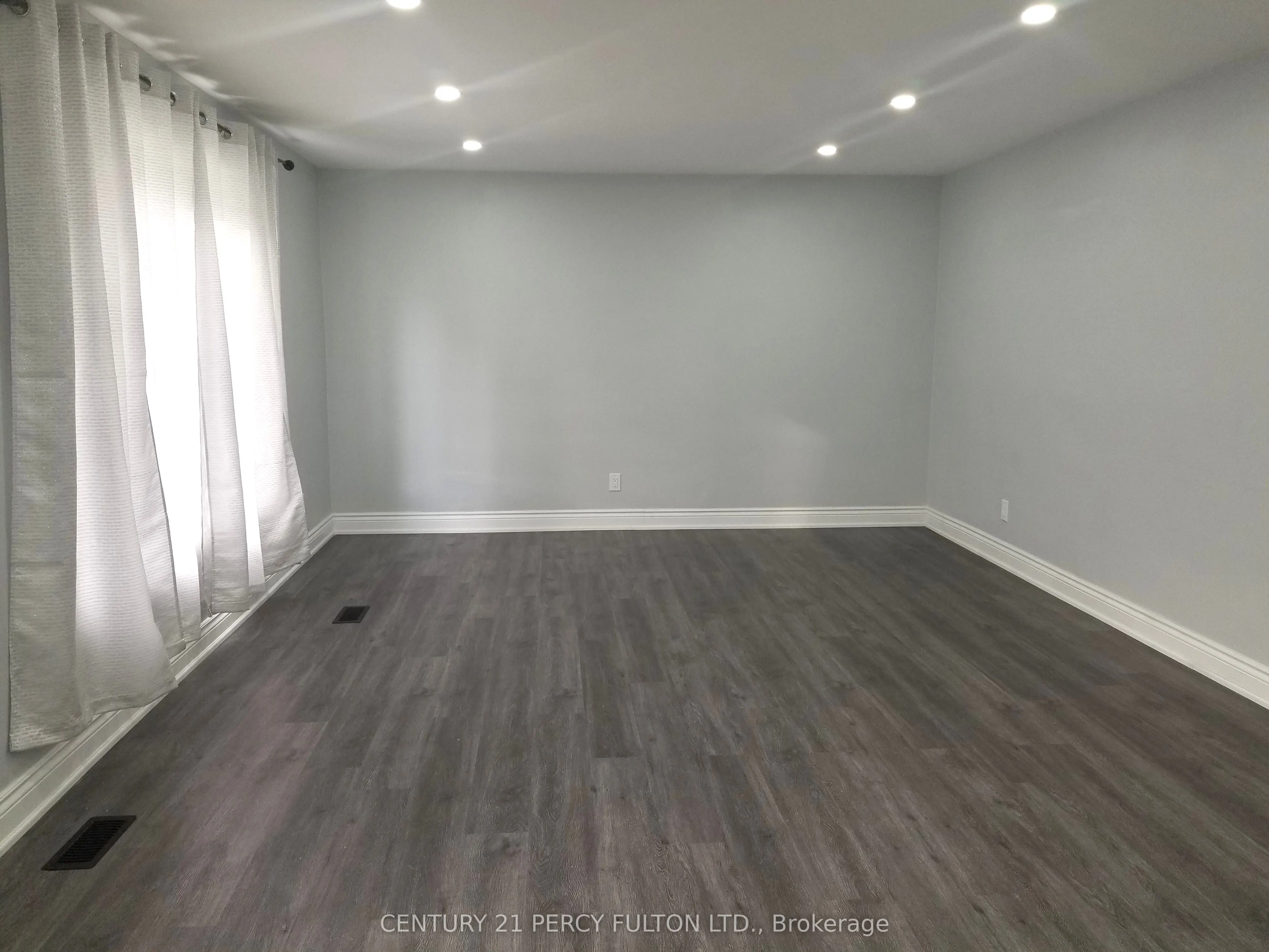 1033 Centre Street N